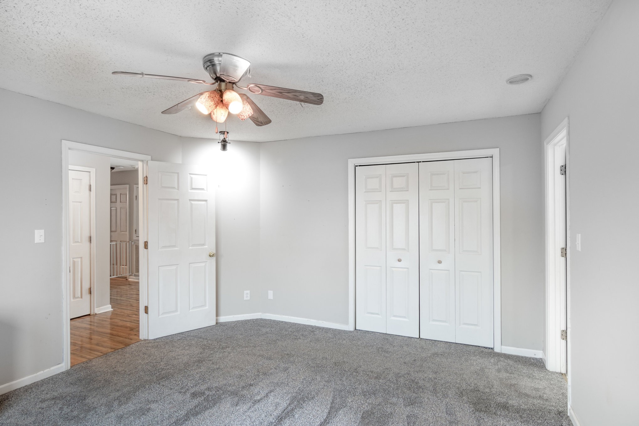 1204 Hand Dr