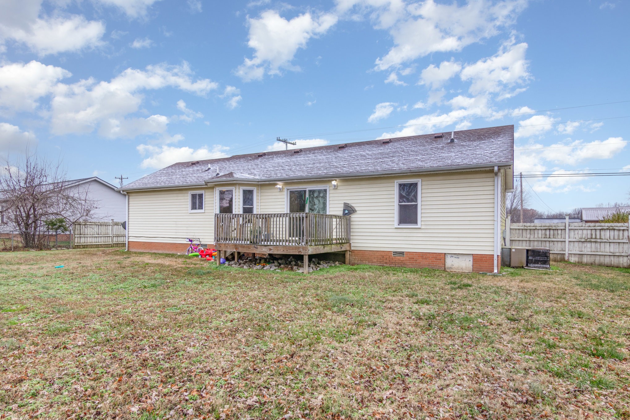1204 Hand Dr