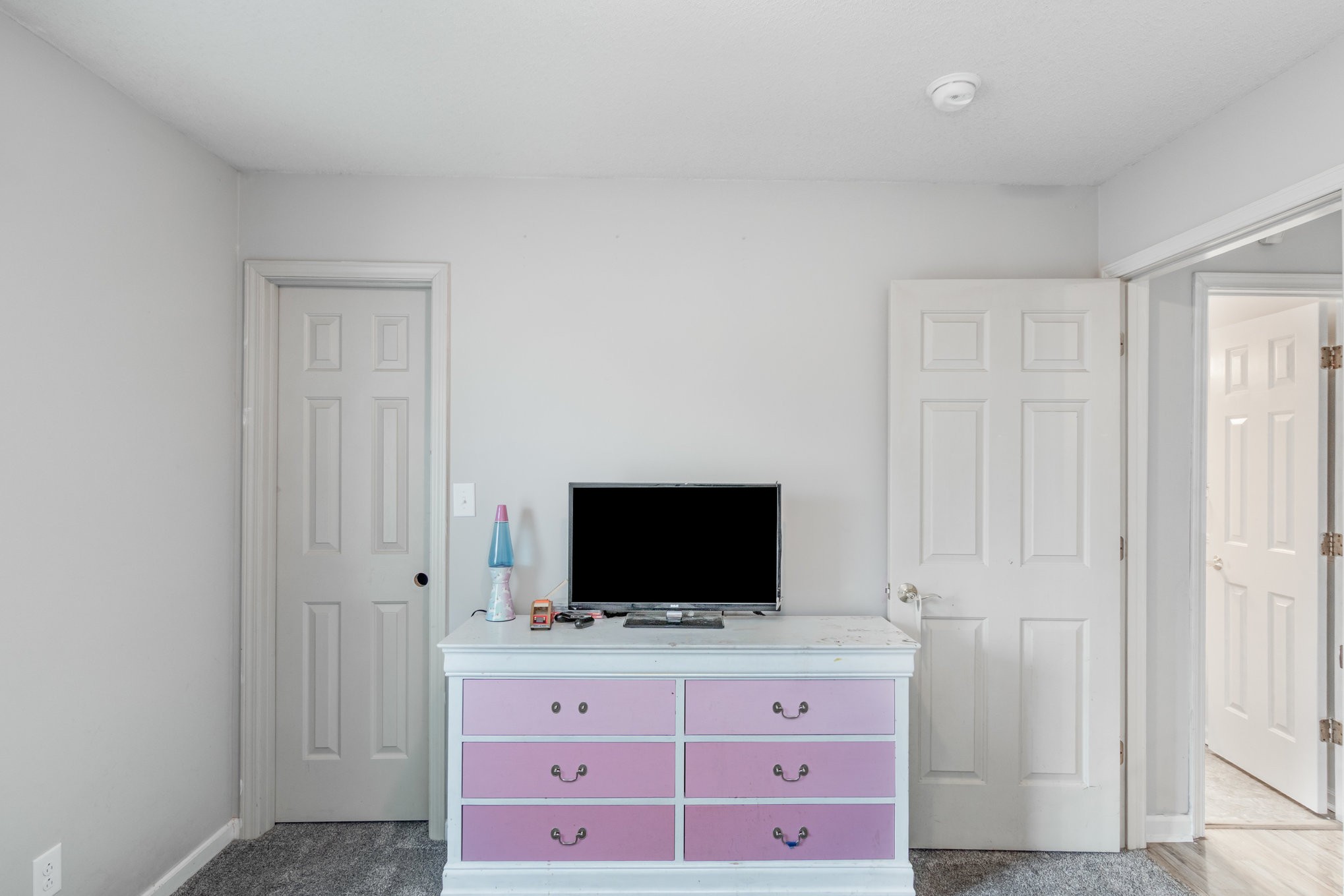 1204 Hand Dr
