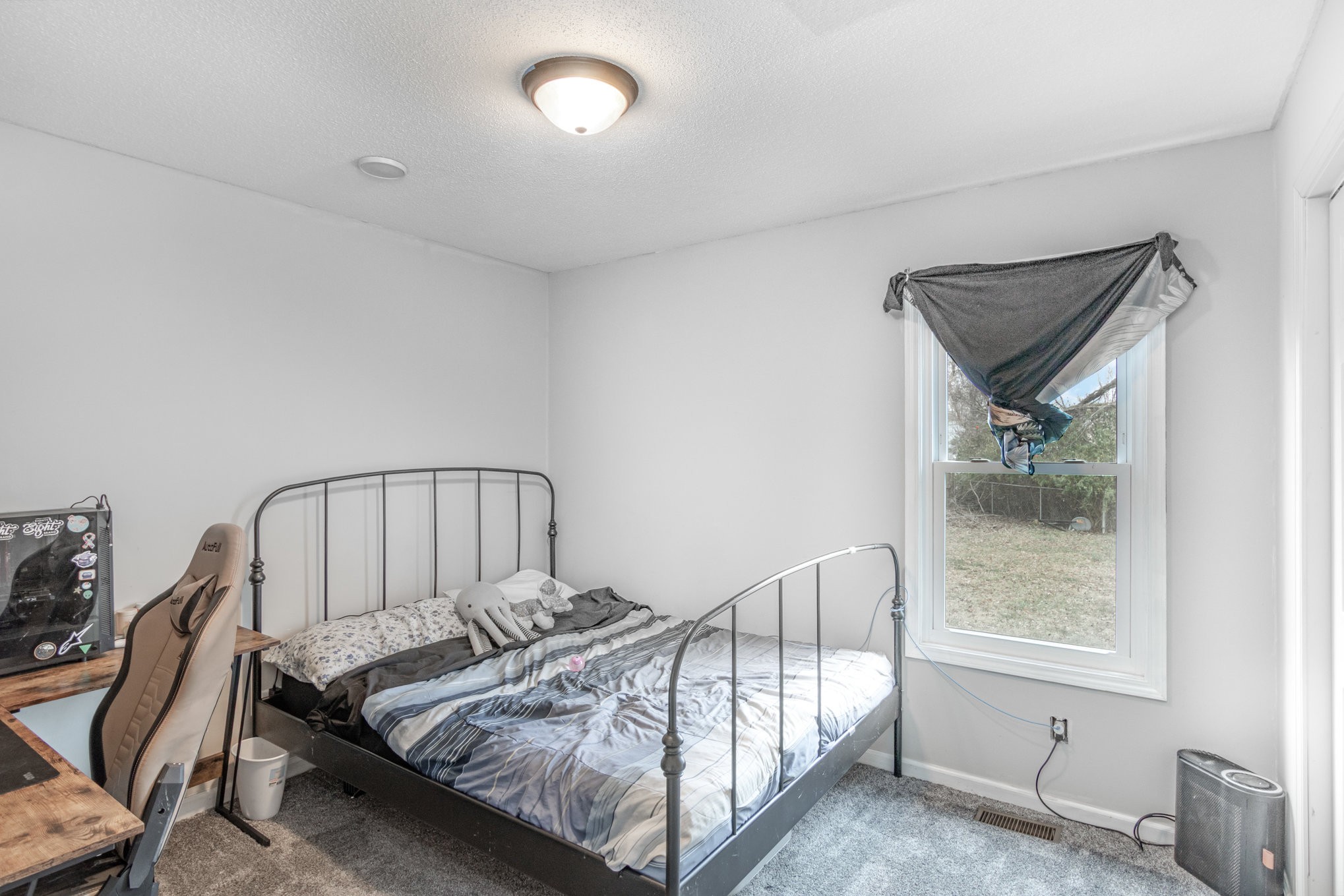 1204 Hand Dr