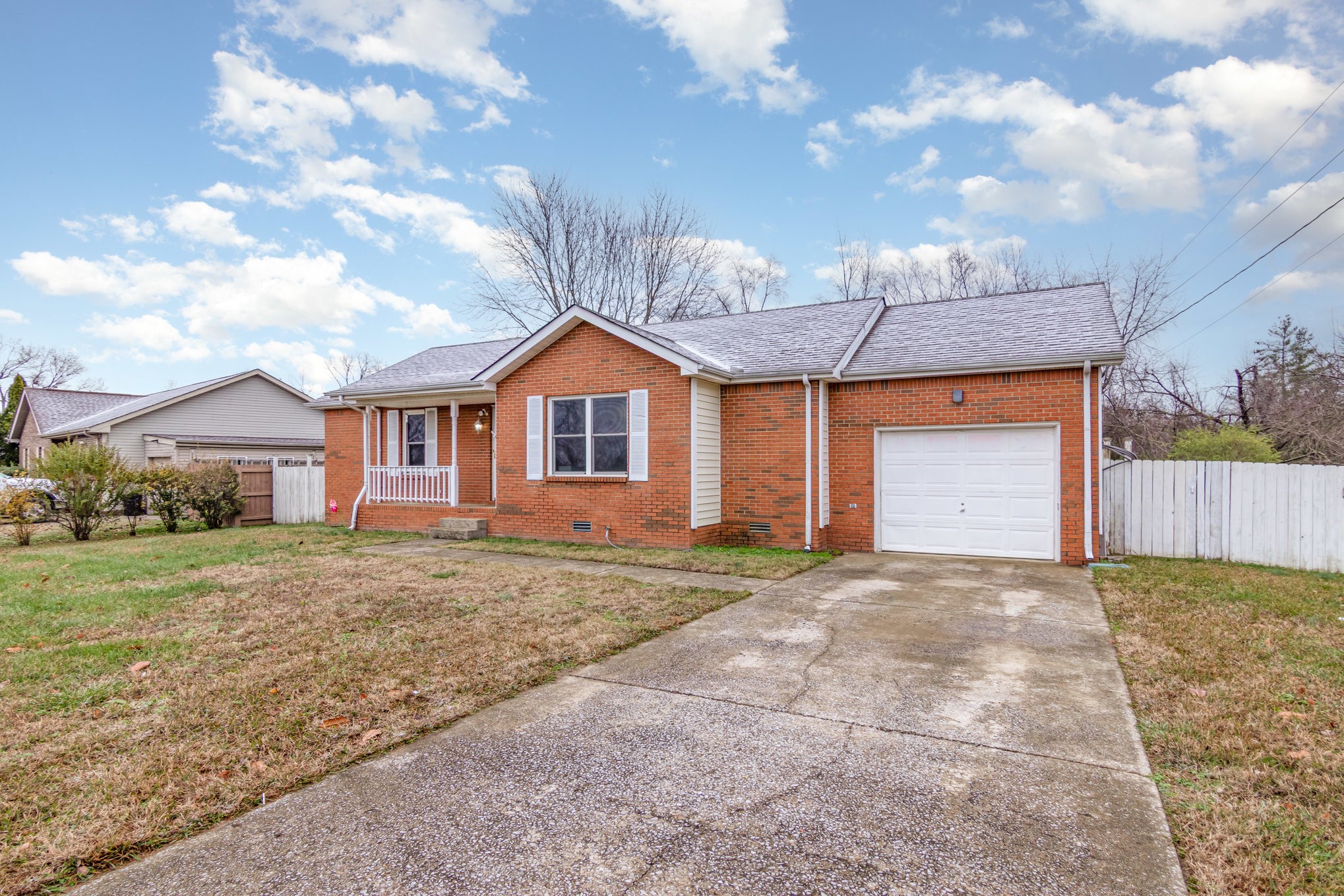 1204 Hand Dr