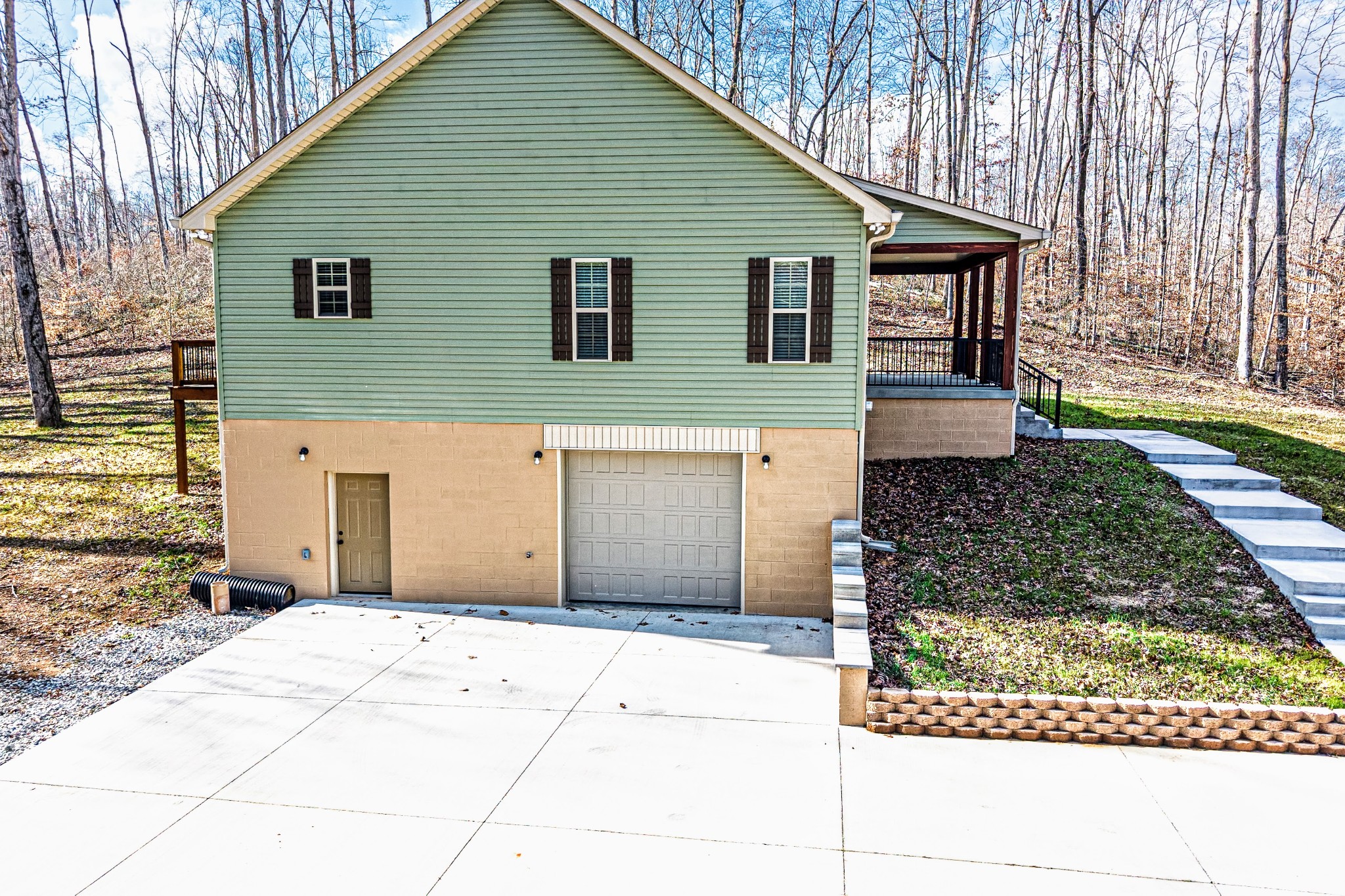 1875 Rocky Hollow Rd