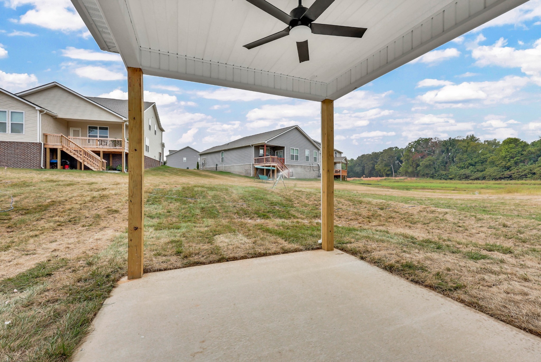 906 Inverness Ln