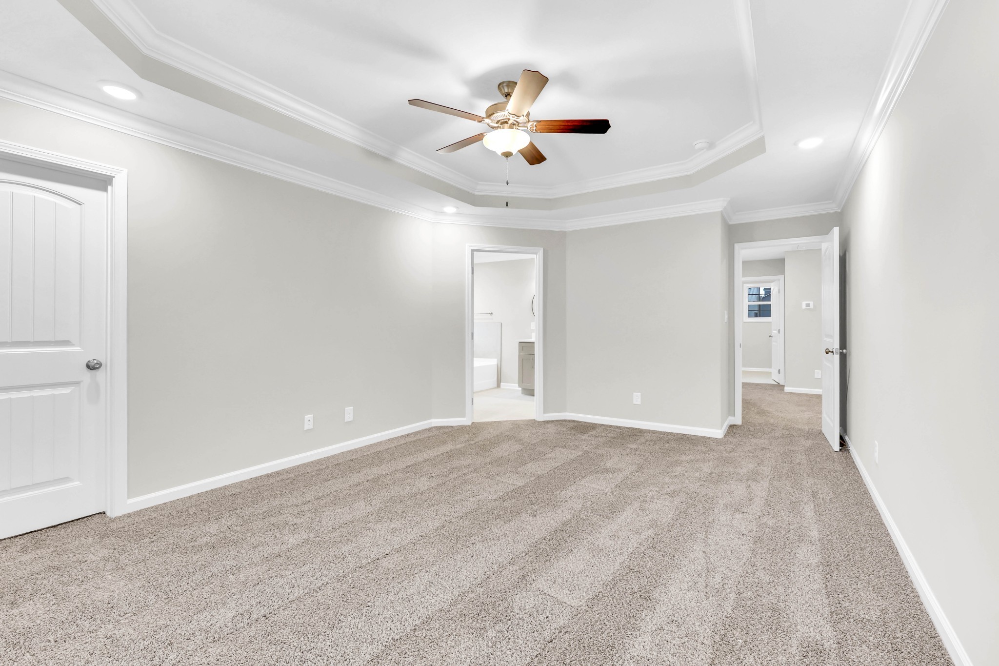 906 Inverness Ln