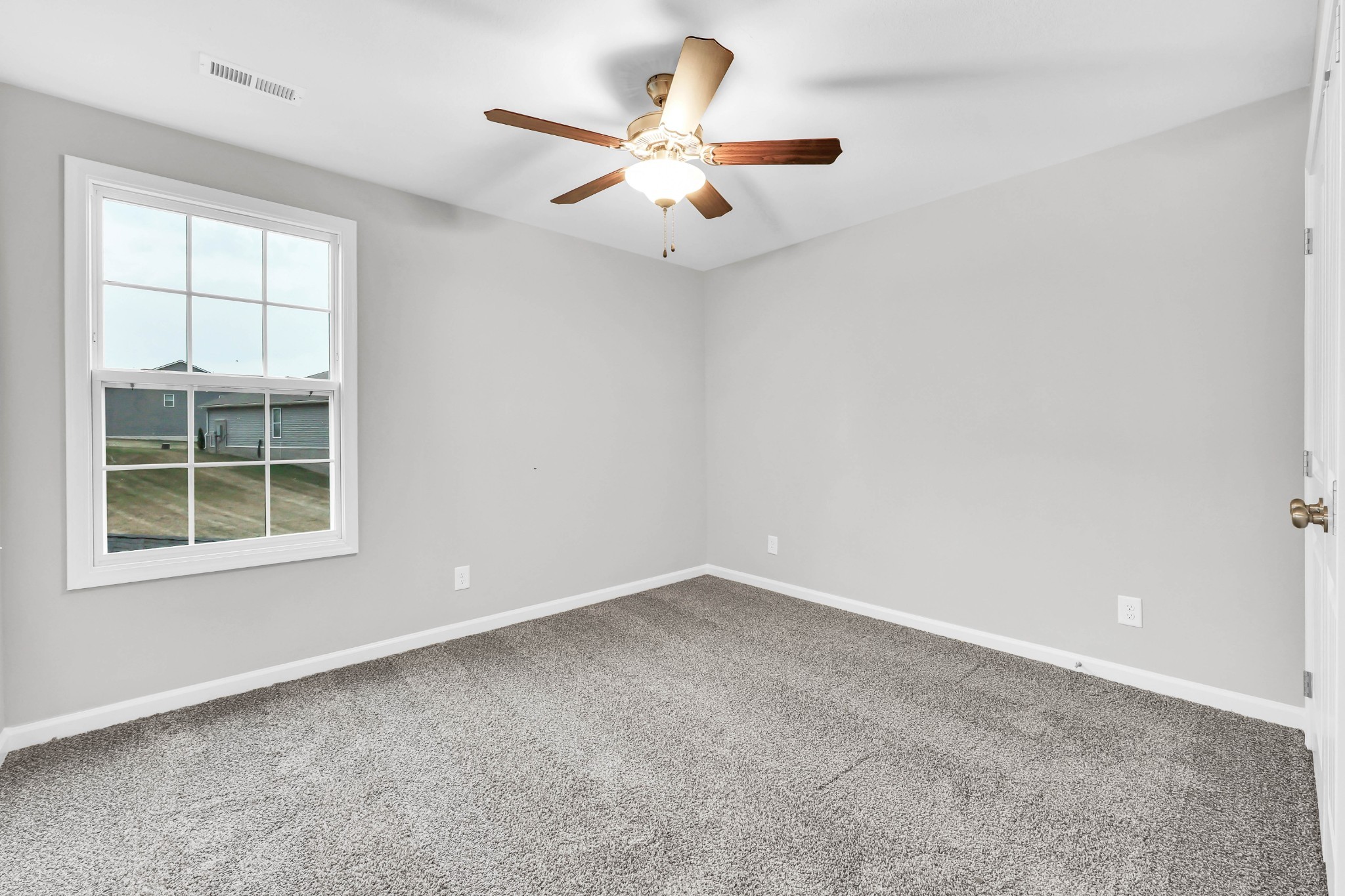906 Inverness Ln