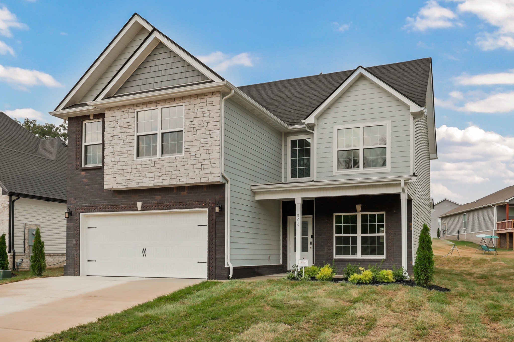 906 Inverness Ln