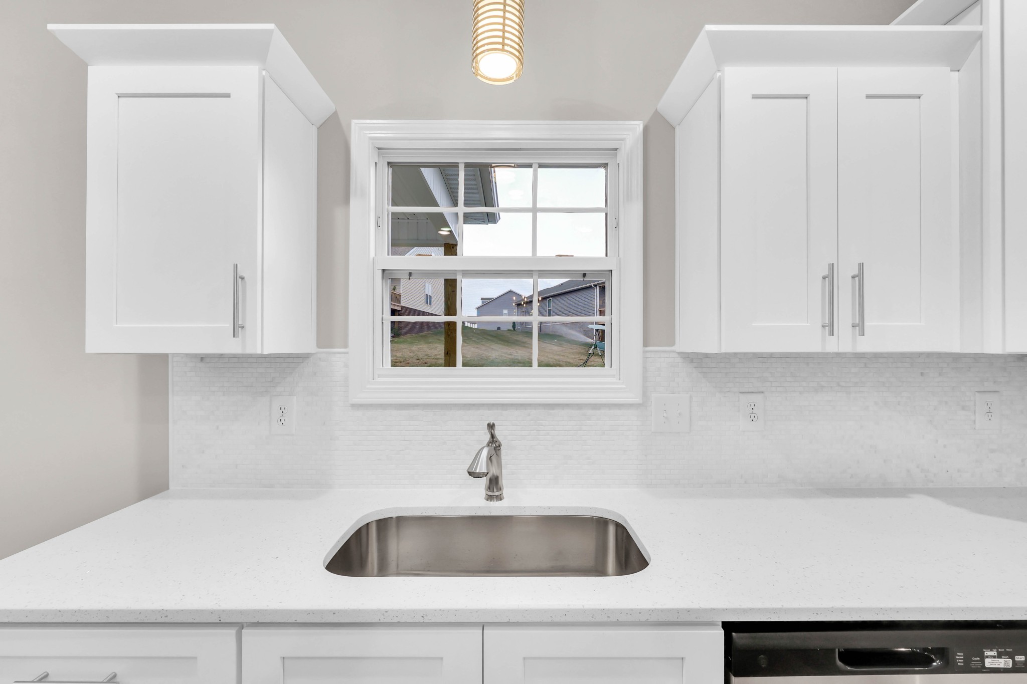 906 Inverness Ln