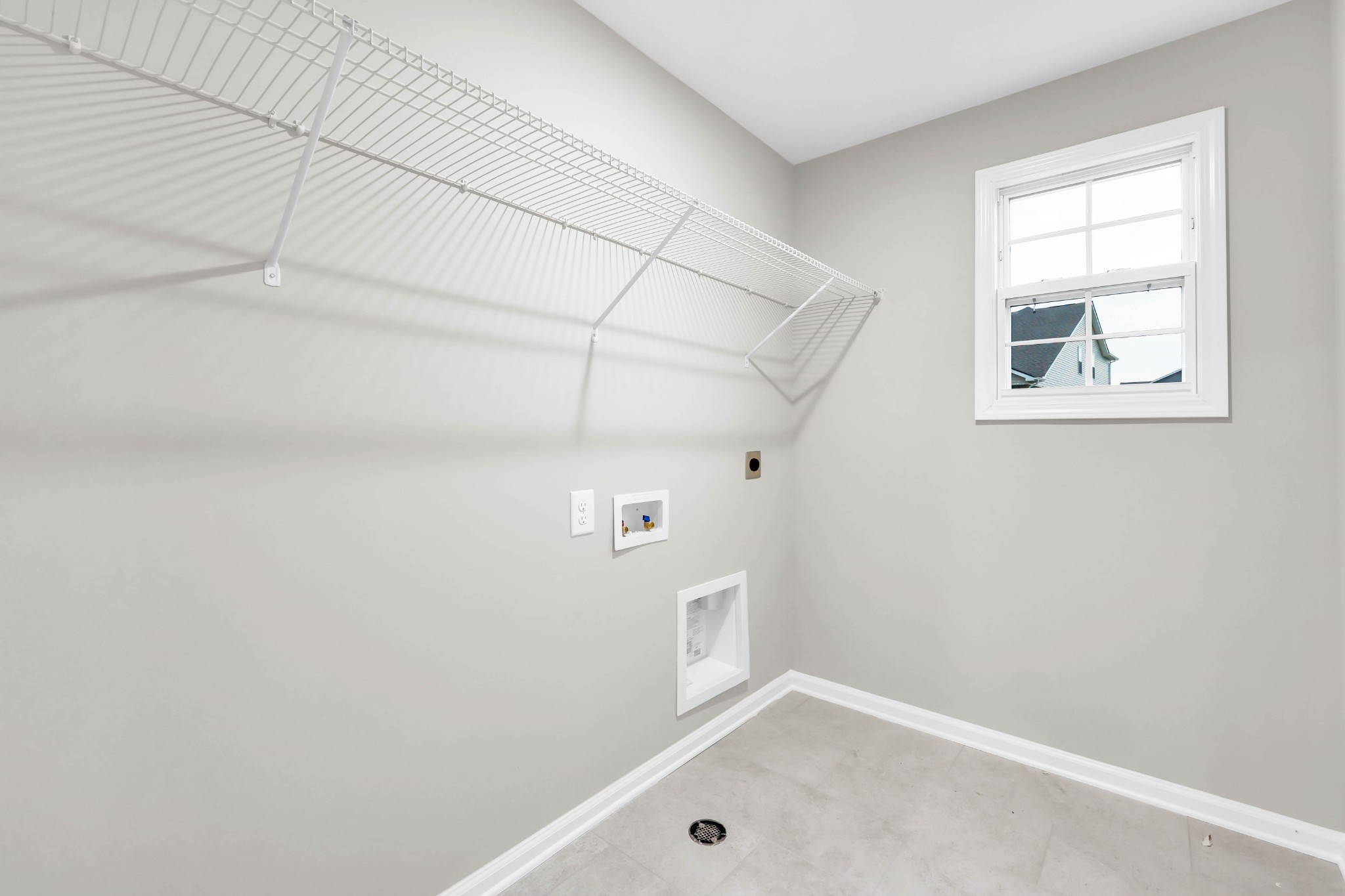 906 Inverness Ln