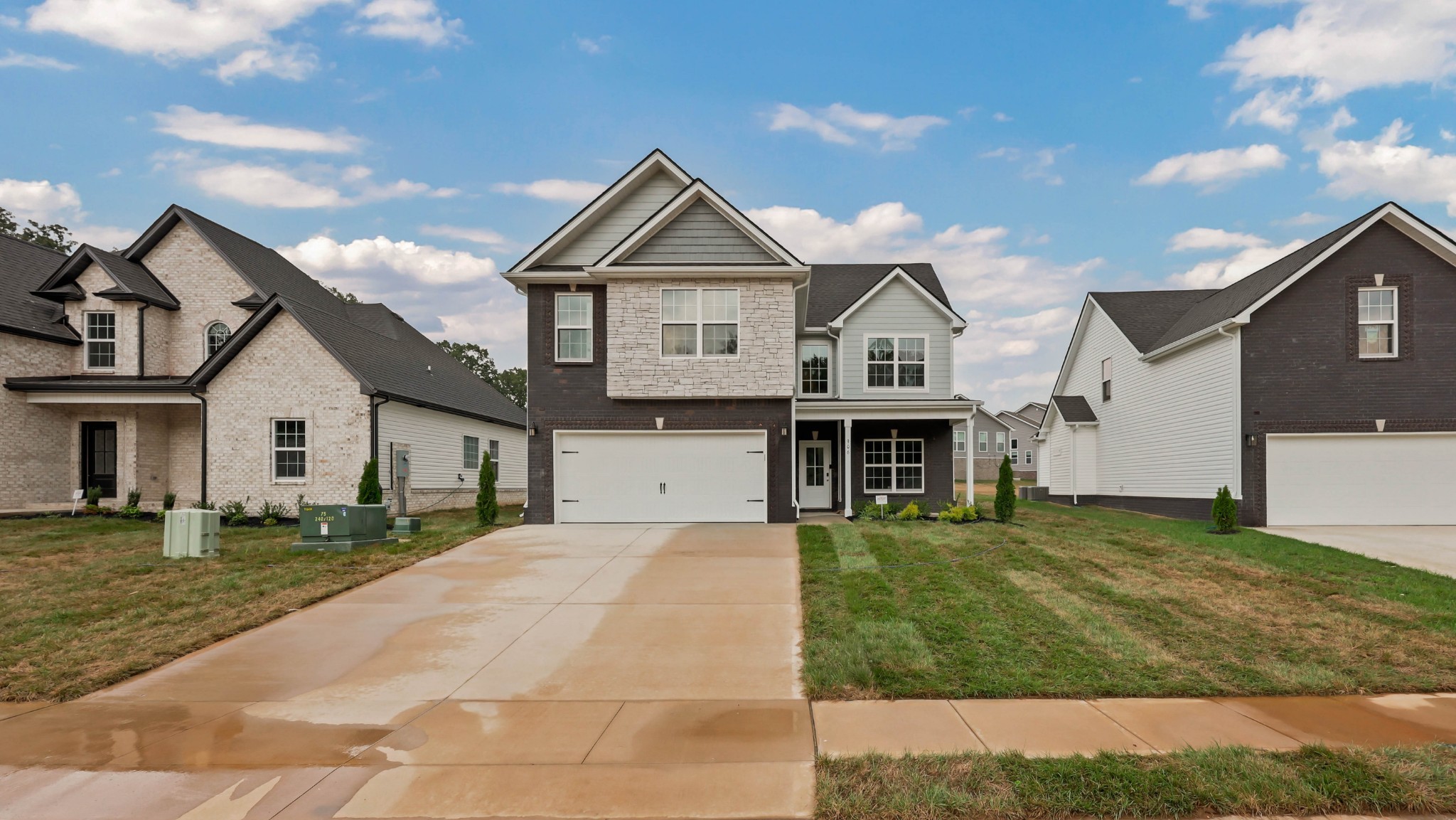 906 Inverness Ln