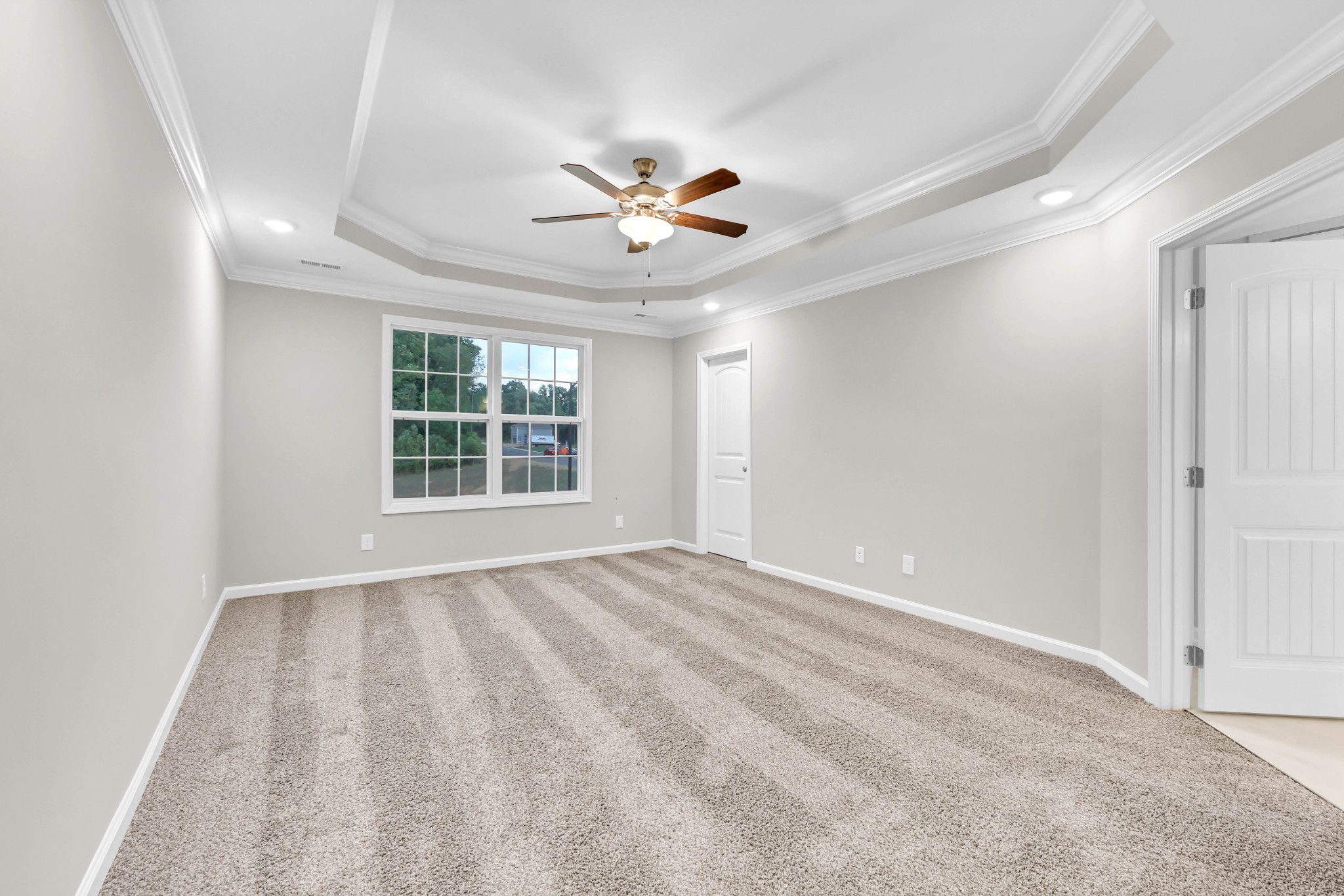 906 Inverness Ln