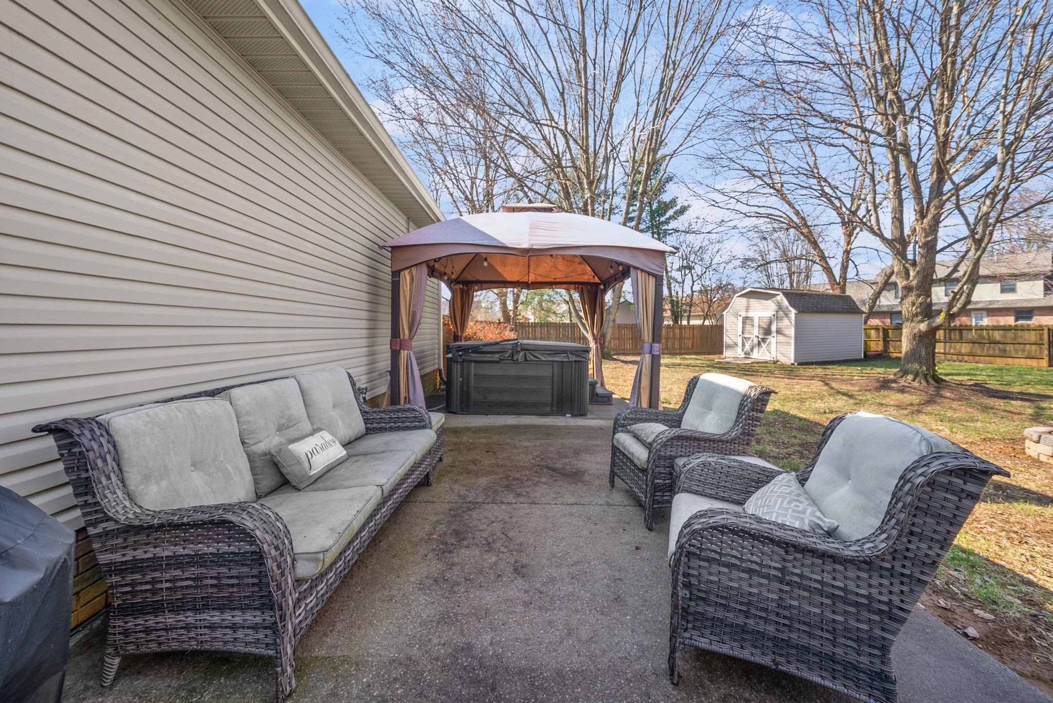 1407 Oak Tree Ct