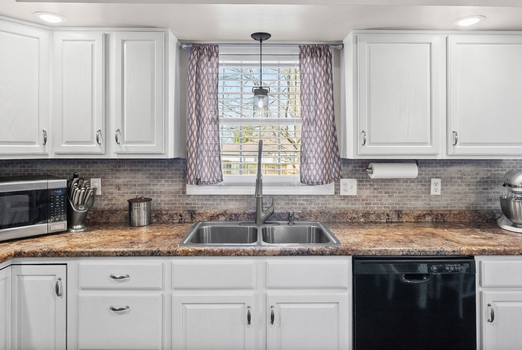 1407 Oak Tree Ct