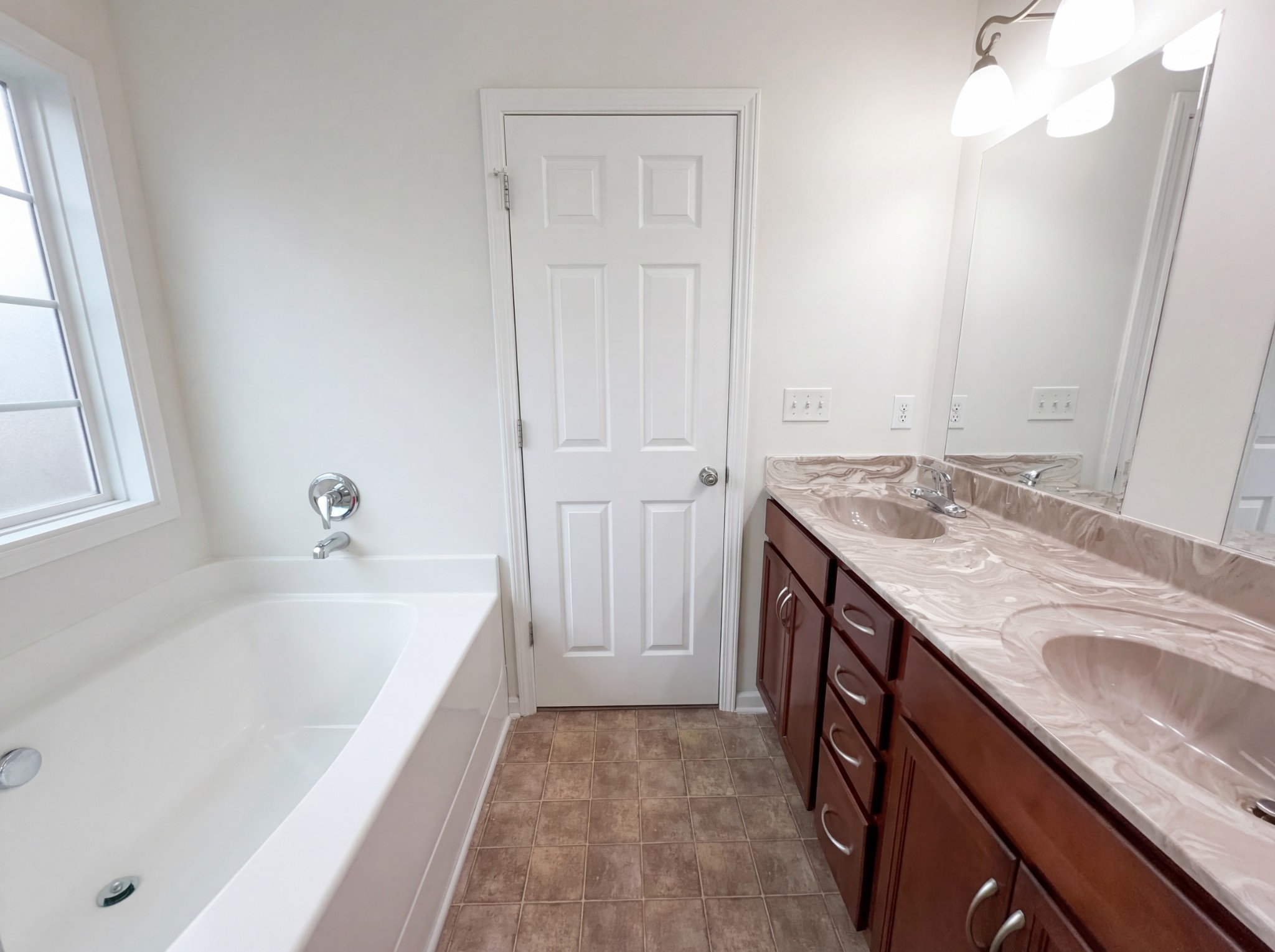 353 Chestnut Grove Ct