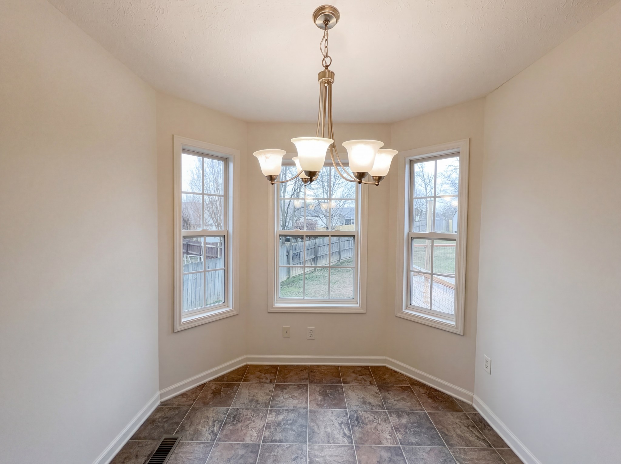 353 Chestnut Grove Ct