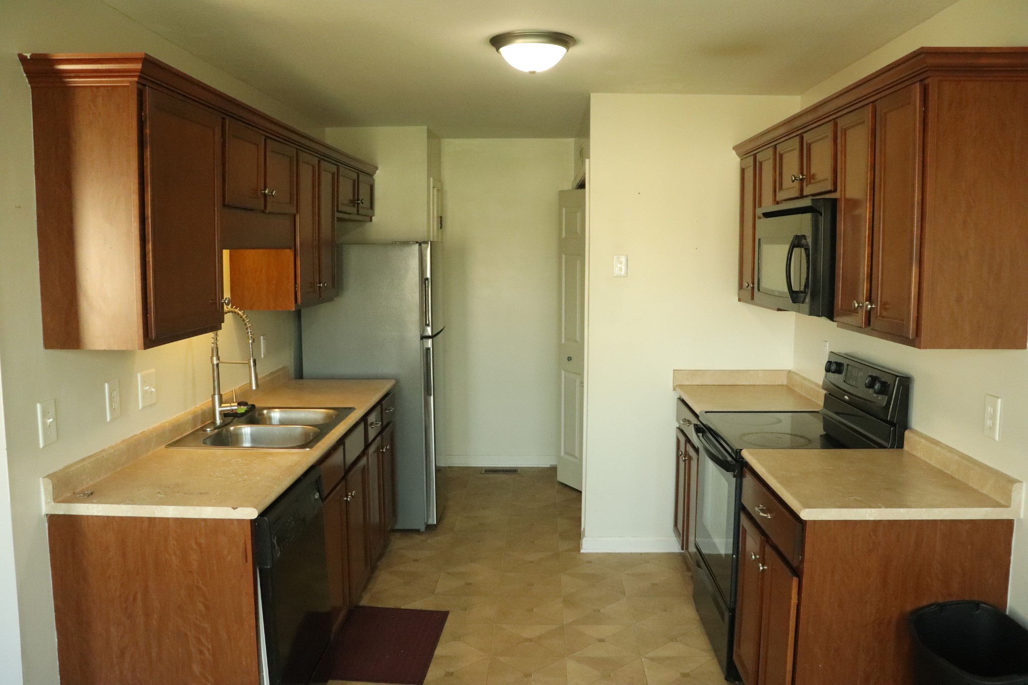 303 Chalet Cir