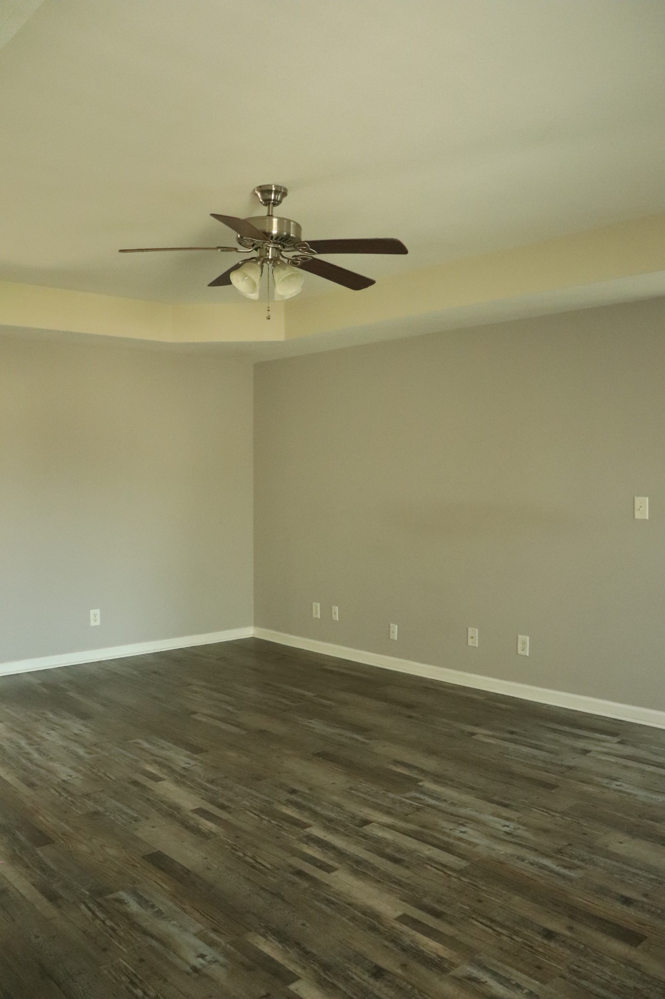 303 Chalet Cir