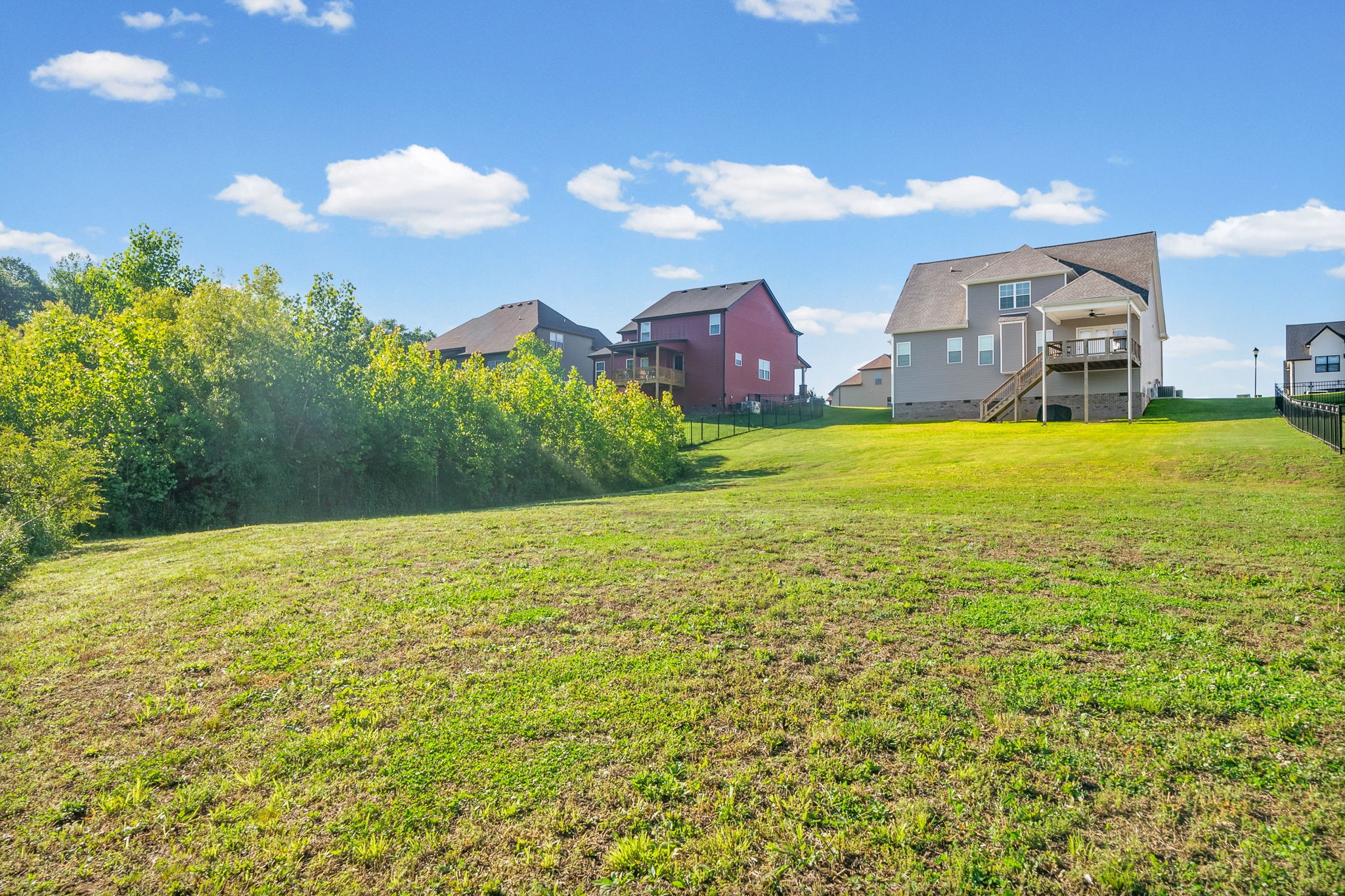 517 Cresthaven Ln