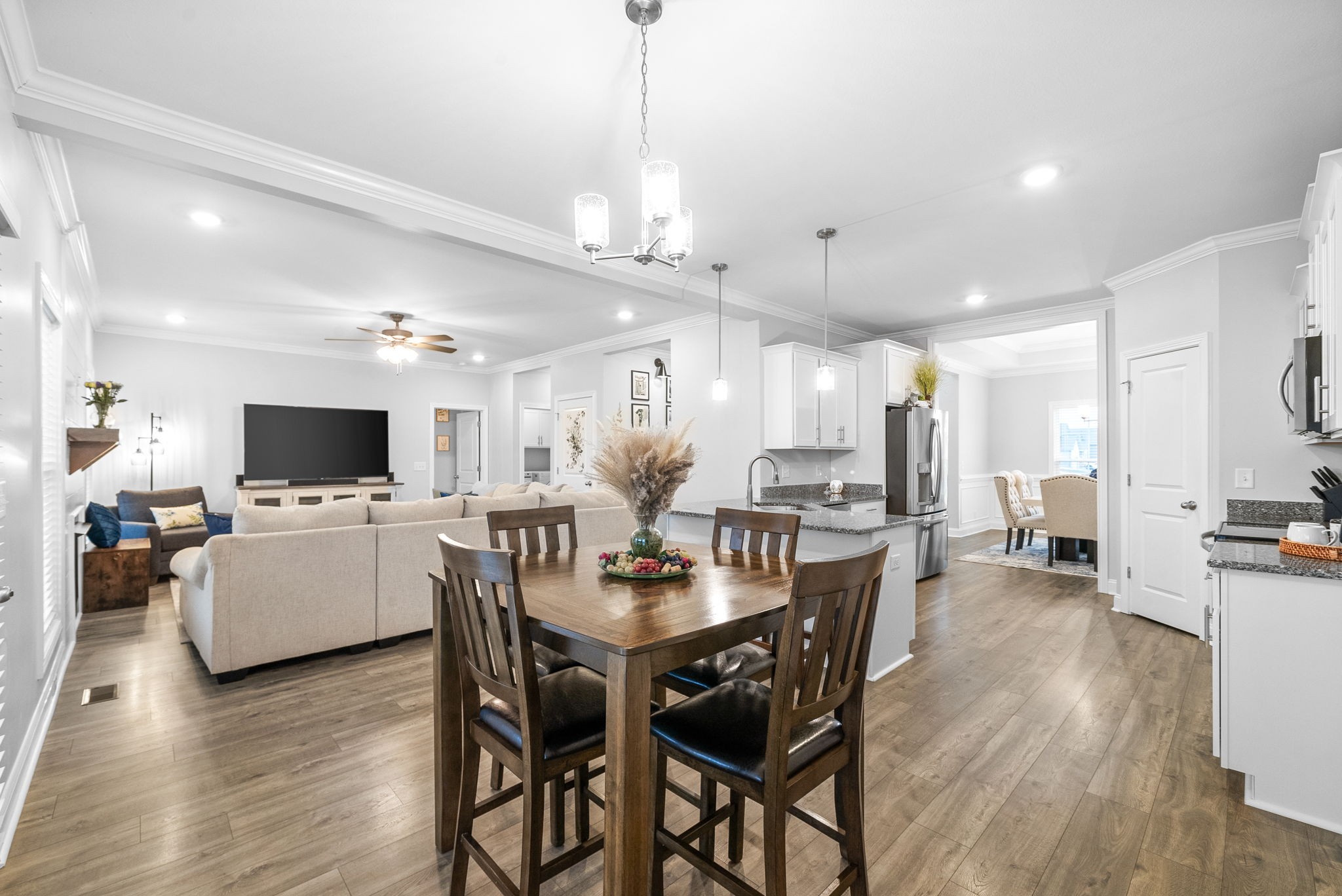 517 Cresthaven Ln