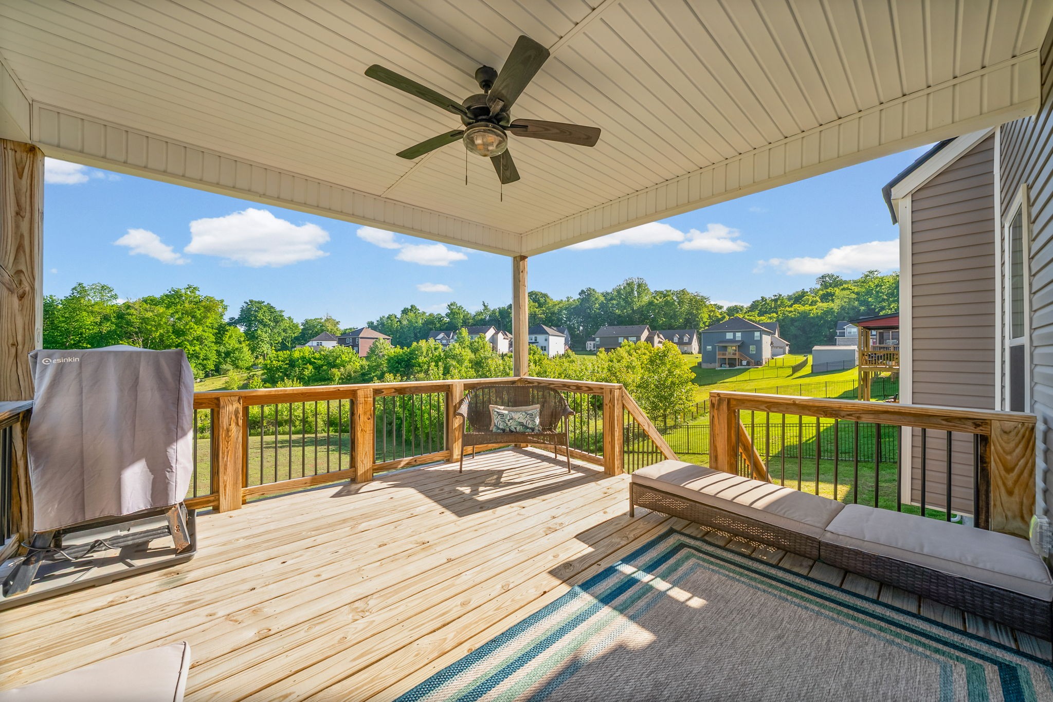 517 Cresthaven Ln