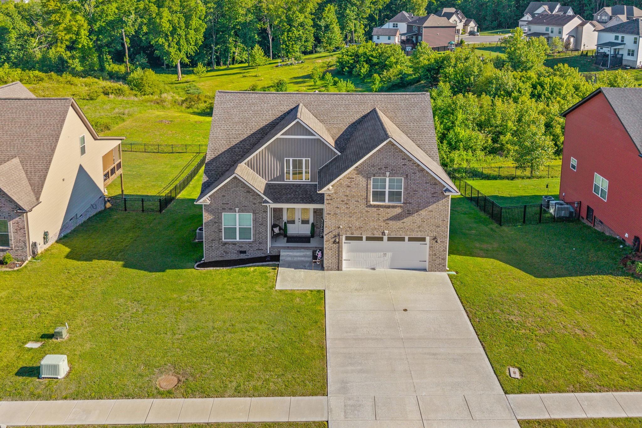 517 Cresthaven Ln