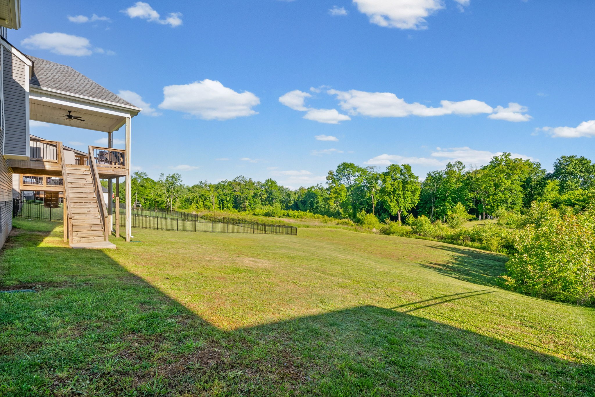 517 Cresthaven Ln