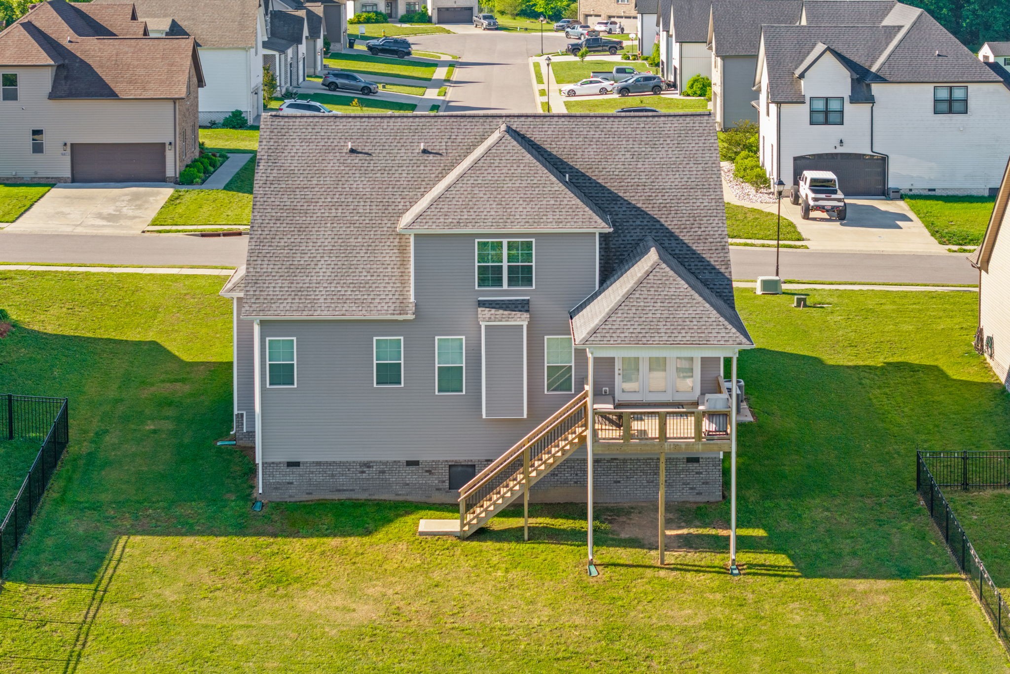 517 Cresthaven Ln