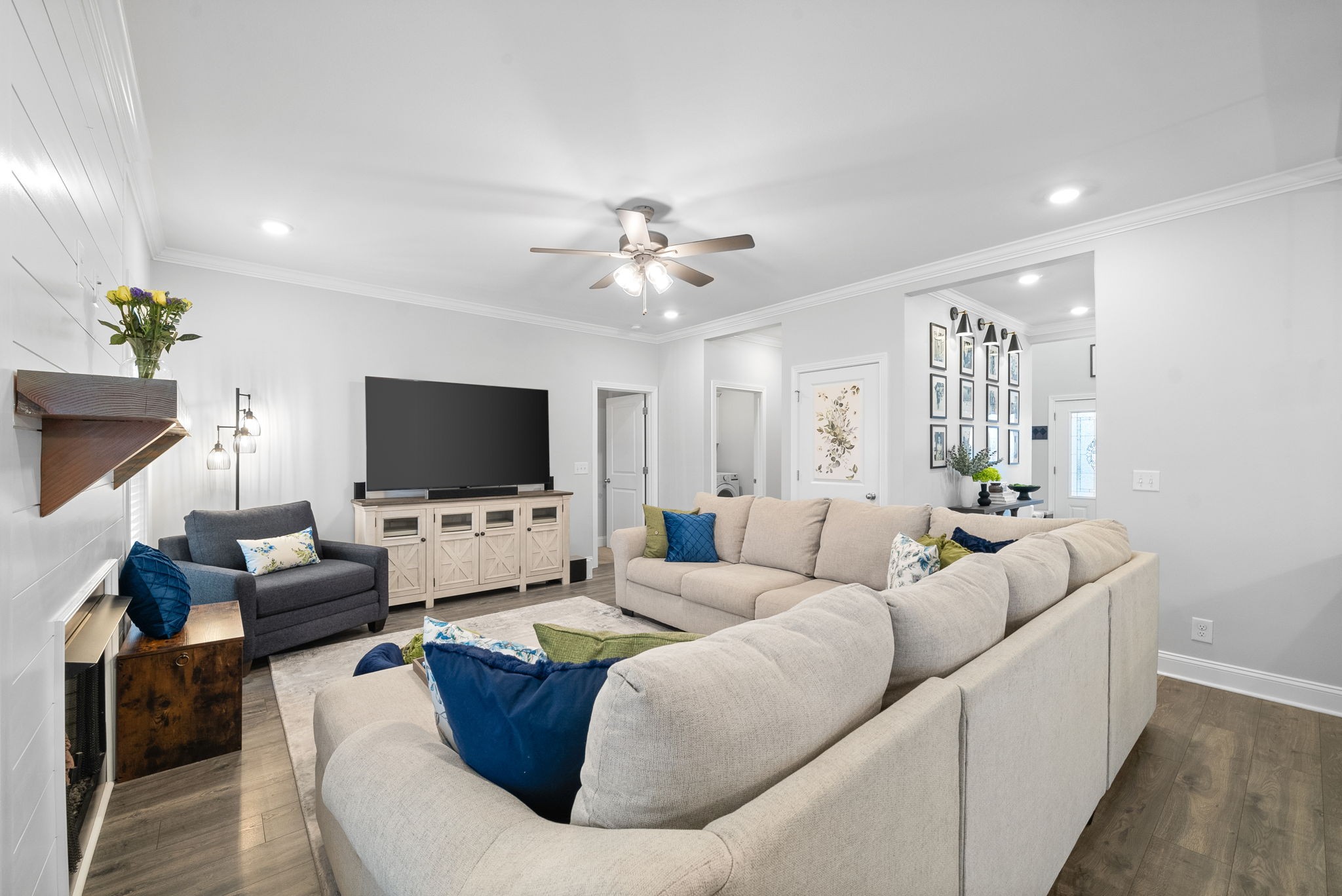 517 Cresthaven Ln