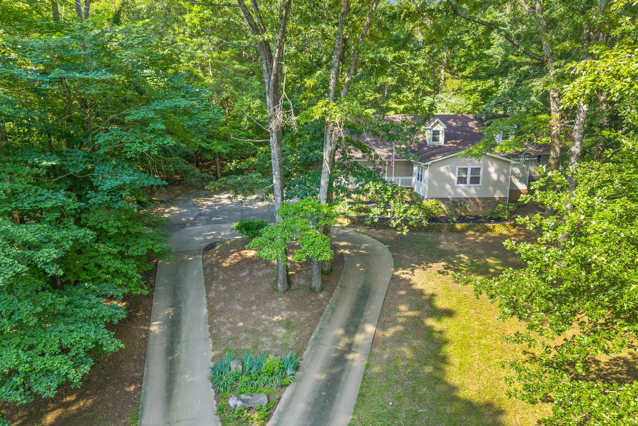 1890 Garwood Dr