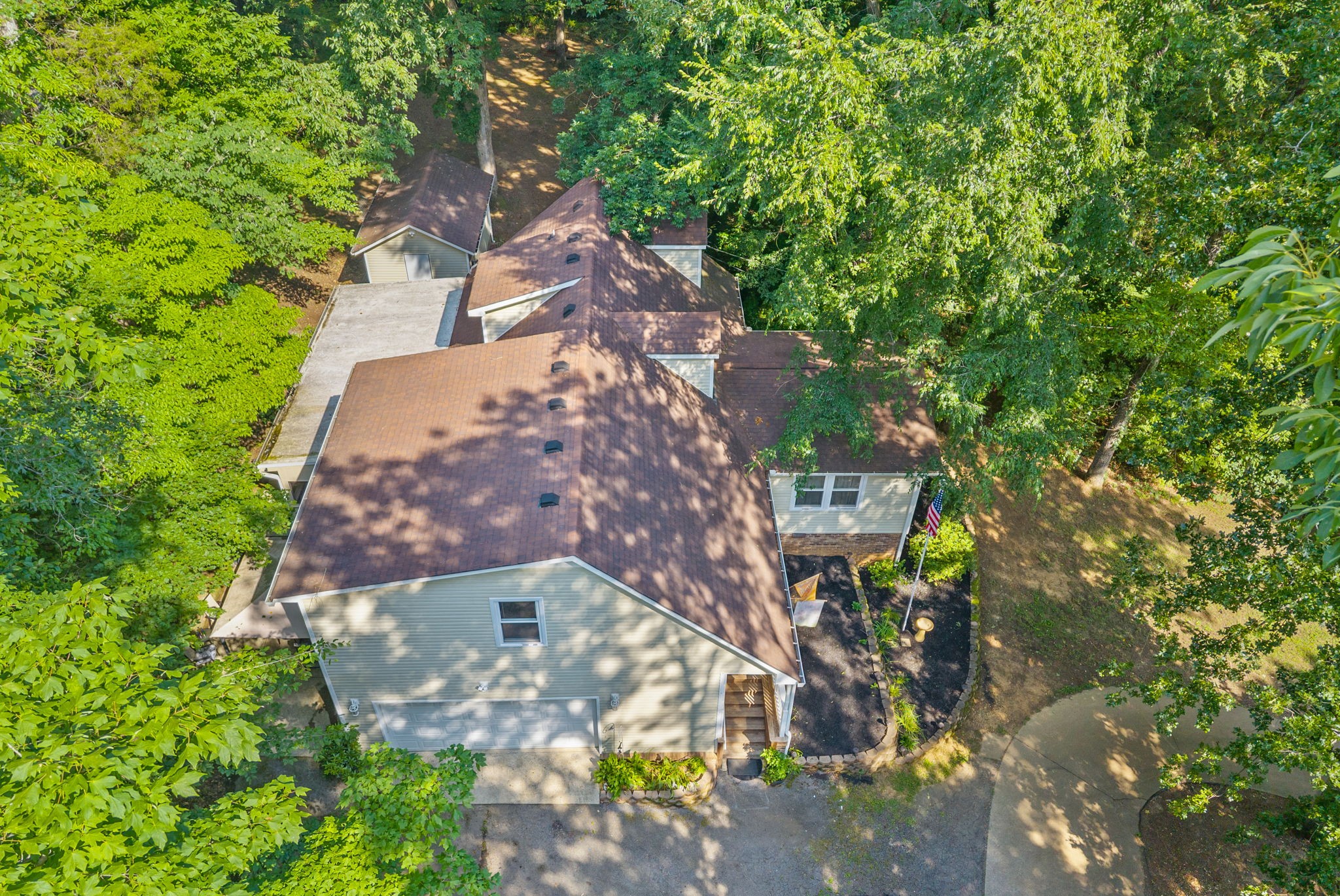 1890 Garwood Dr