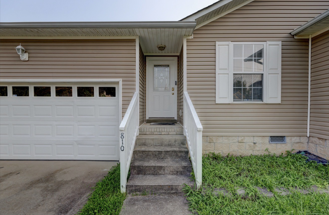 810 Shetland Dr