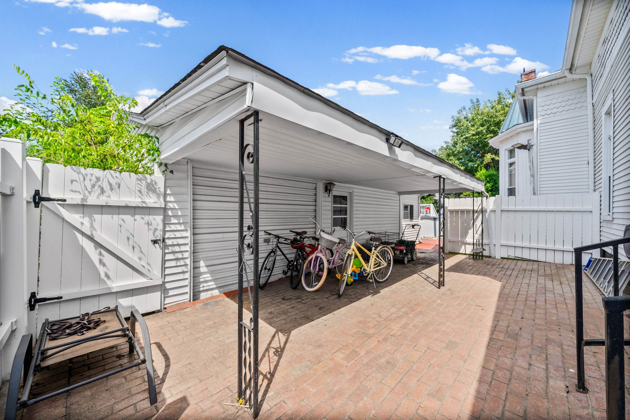 432 Nashville St