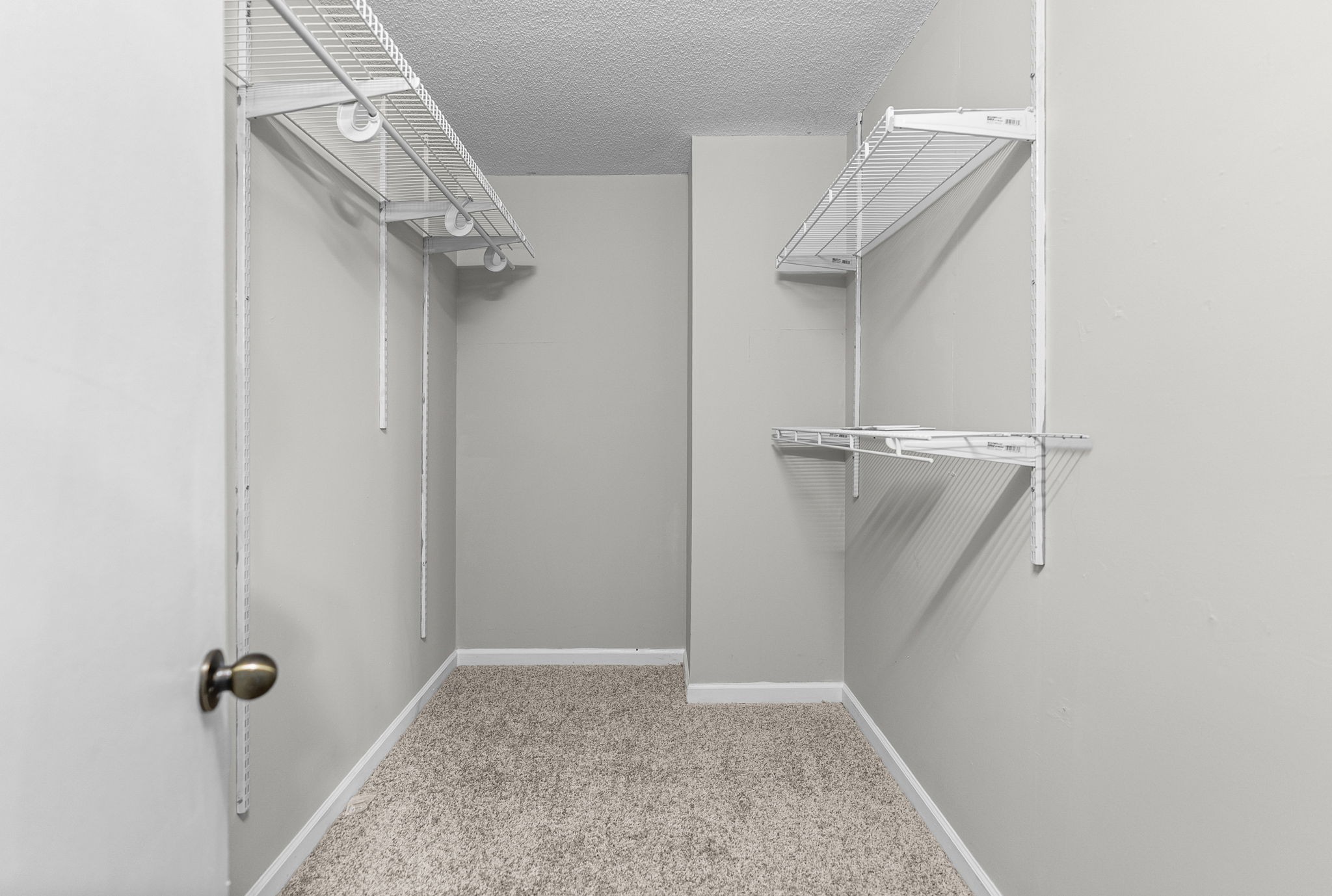 1901 Roan Dr