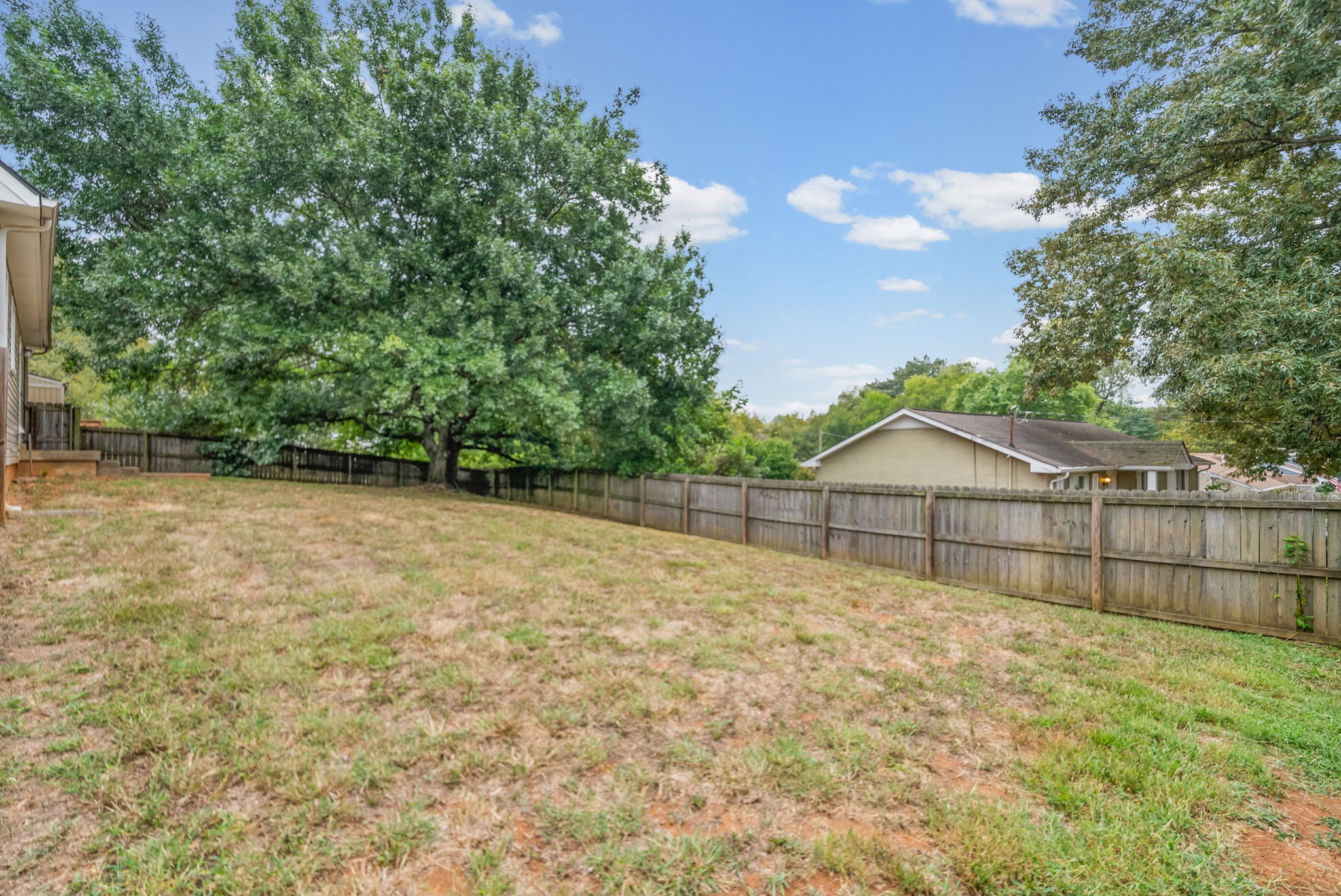 1901 Roan Dr