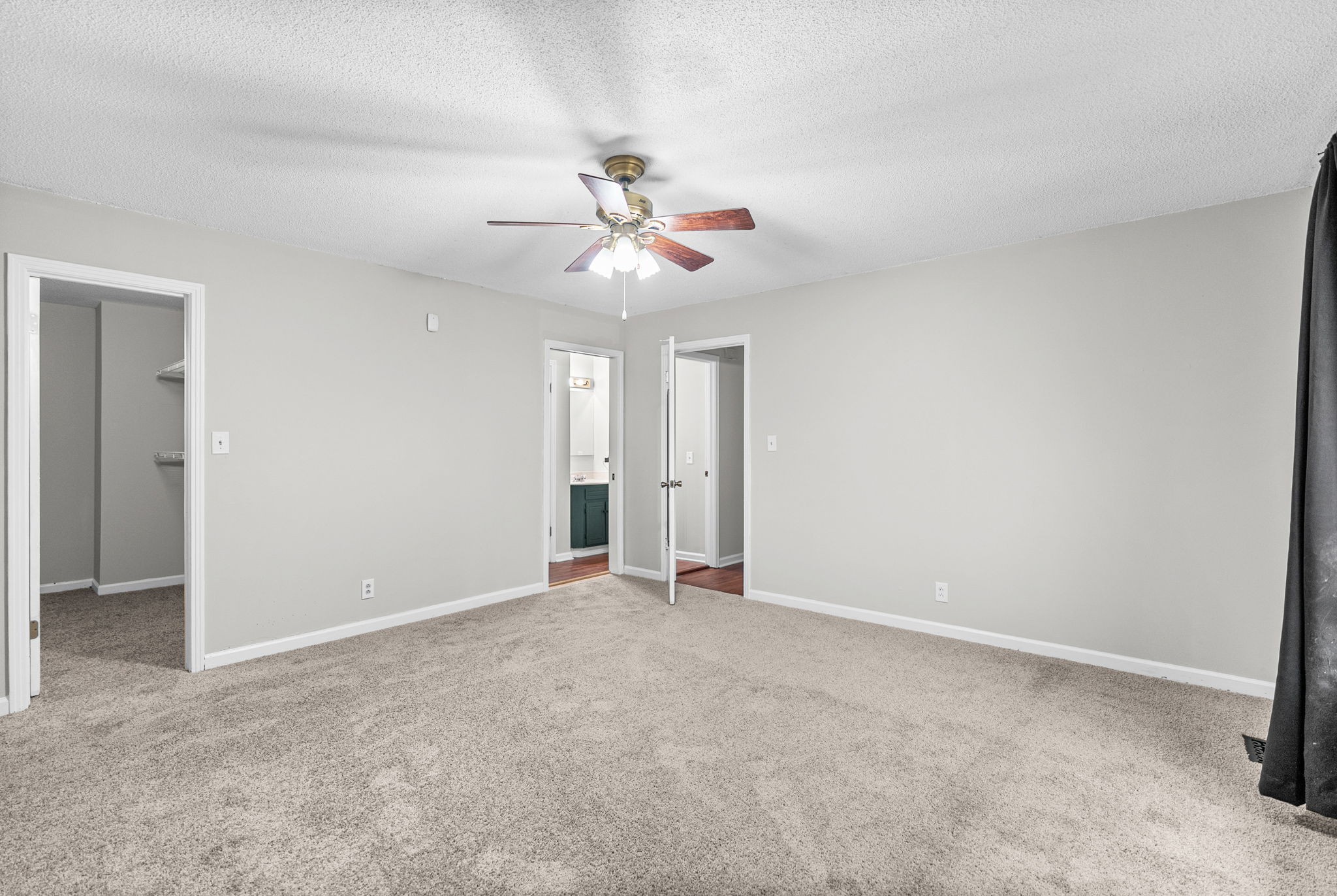 1901 Roan Dr