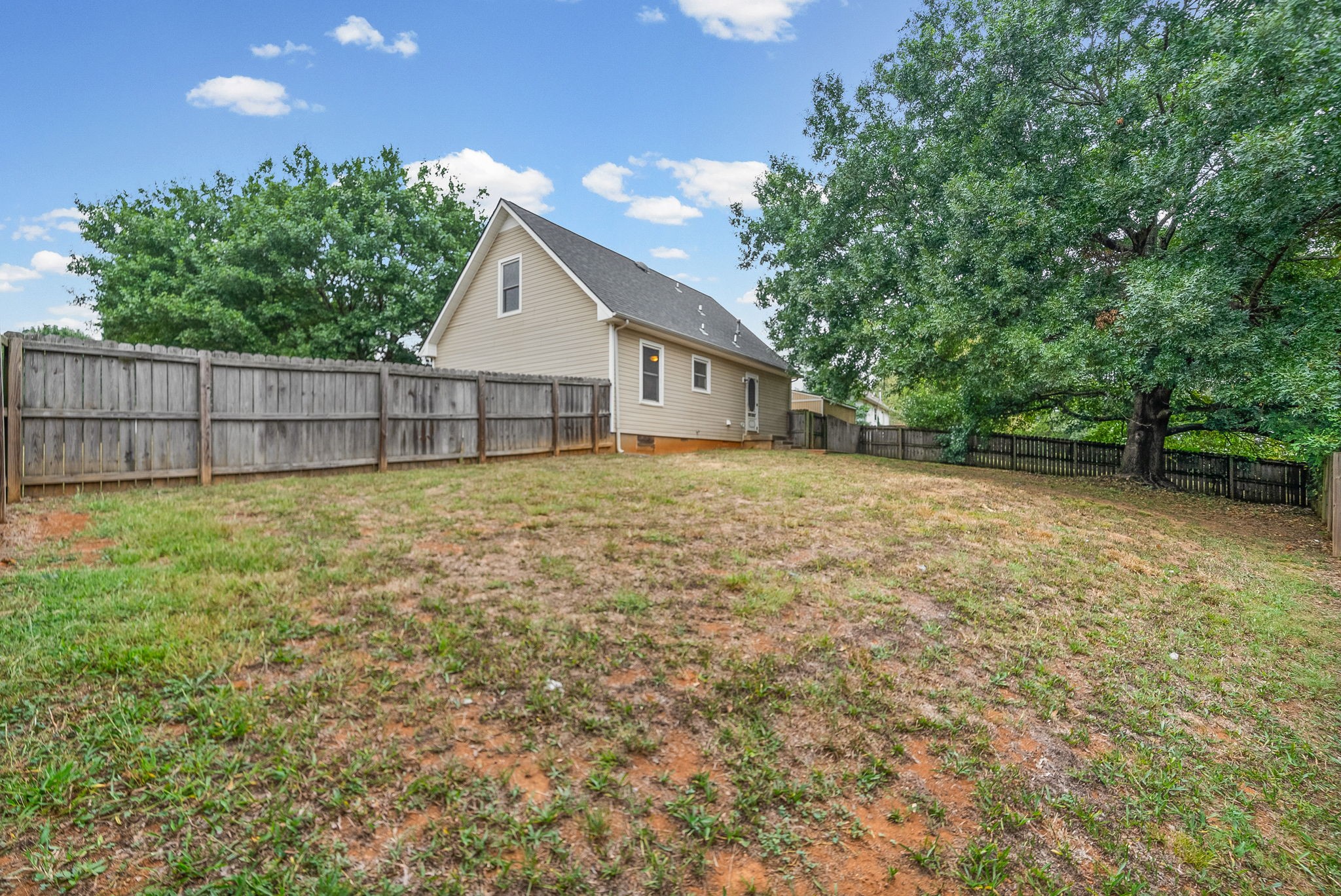 1901 Roan Dr