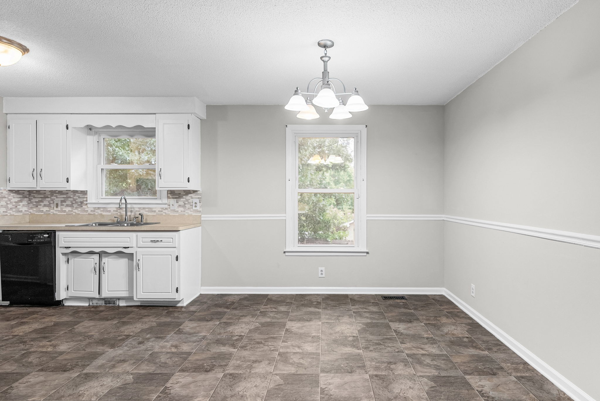 1901 Roan Dr