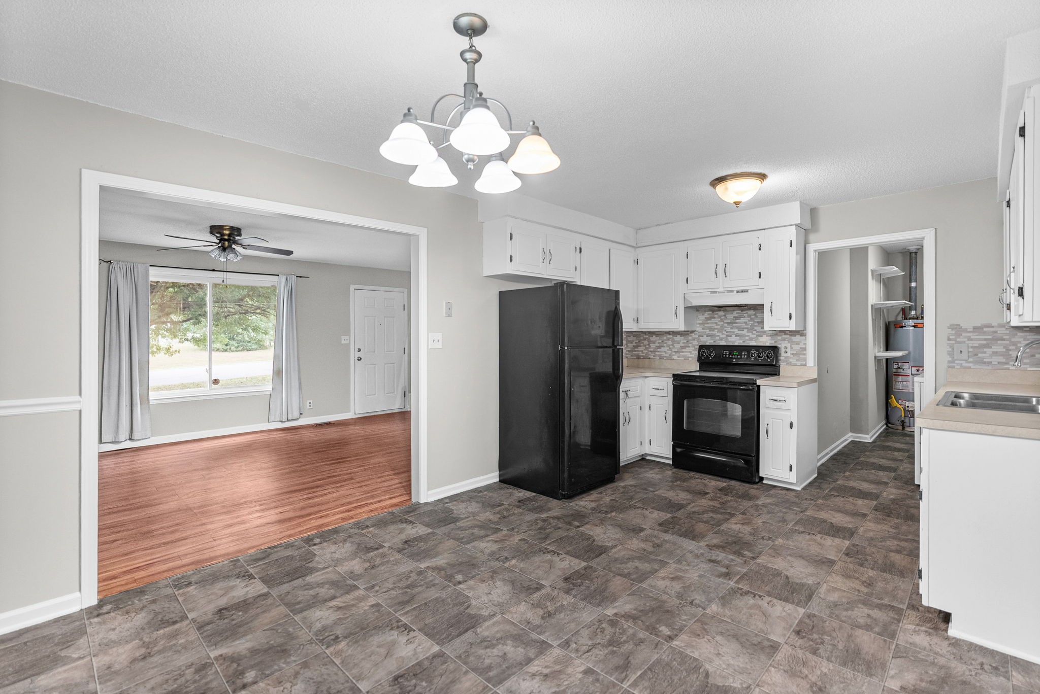 1901 Roan Dr