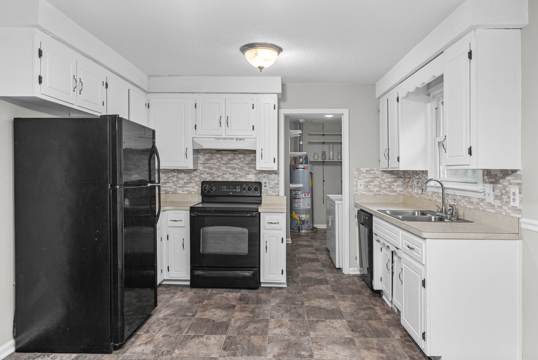1901 Roan Dr