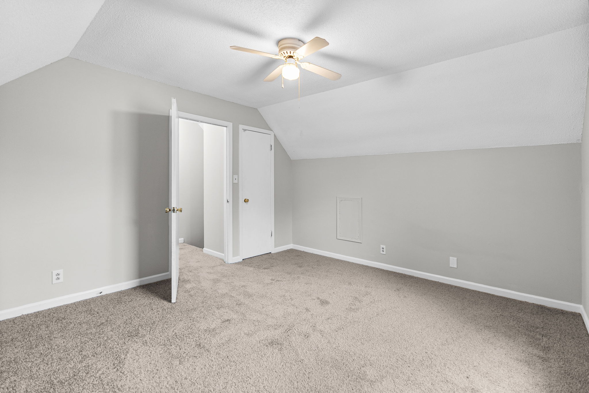 1901 Roan Dr
