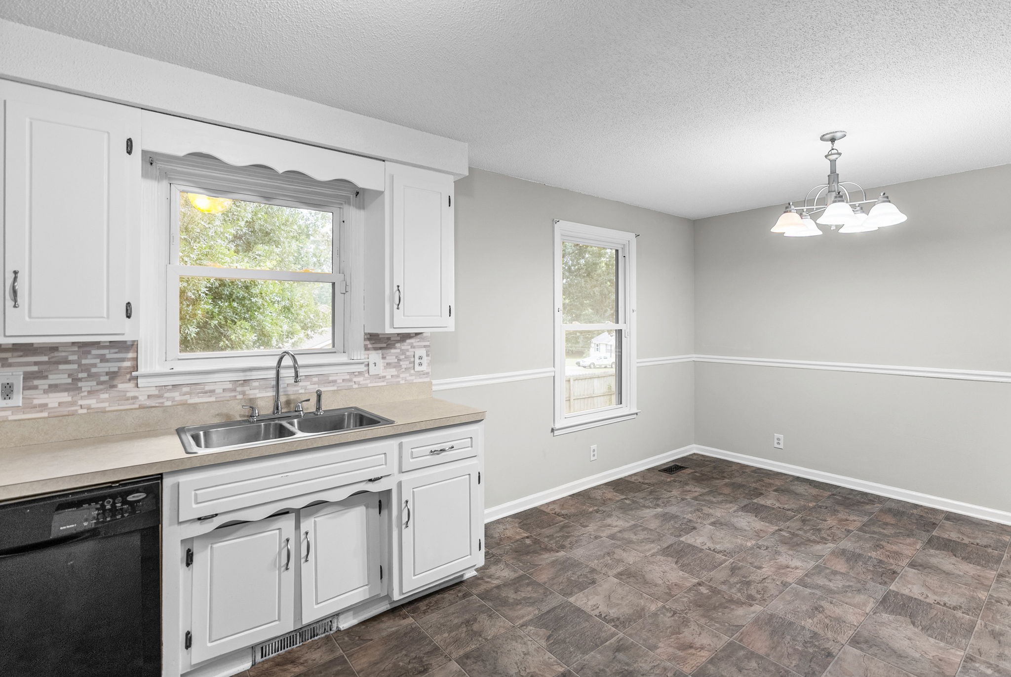 1901 Roan Dr