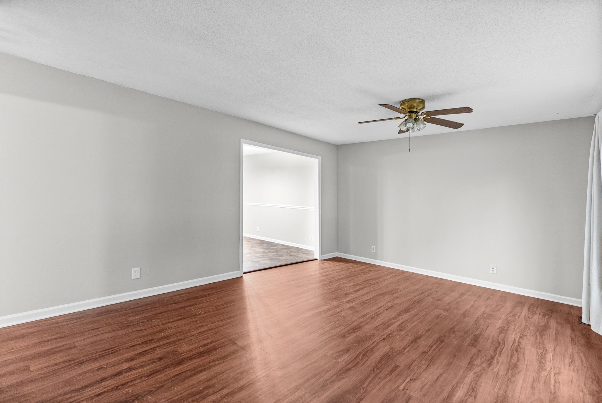 1901 Roan Dr