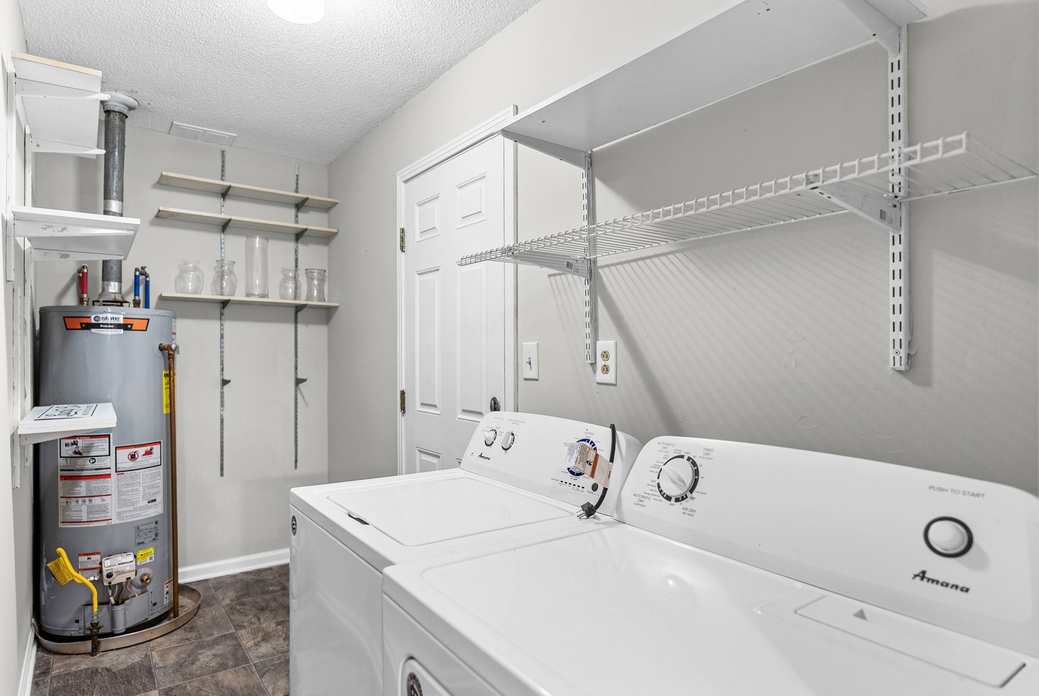 1901 Roan Dr