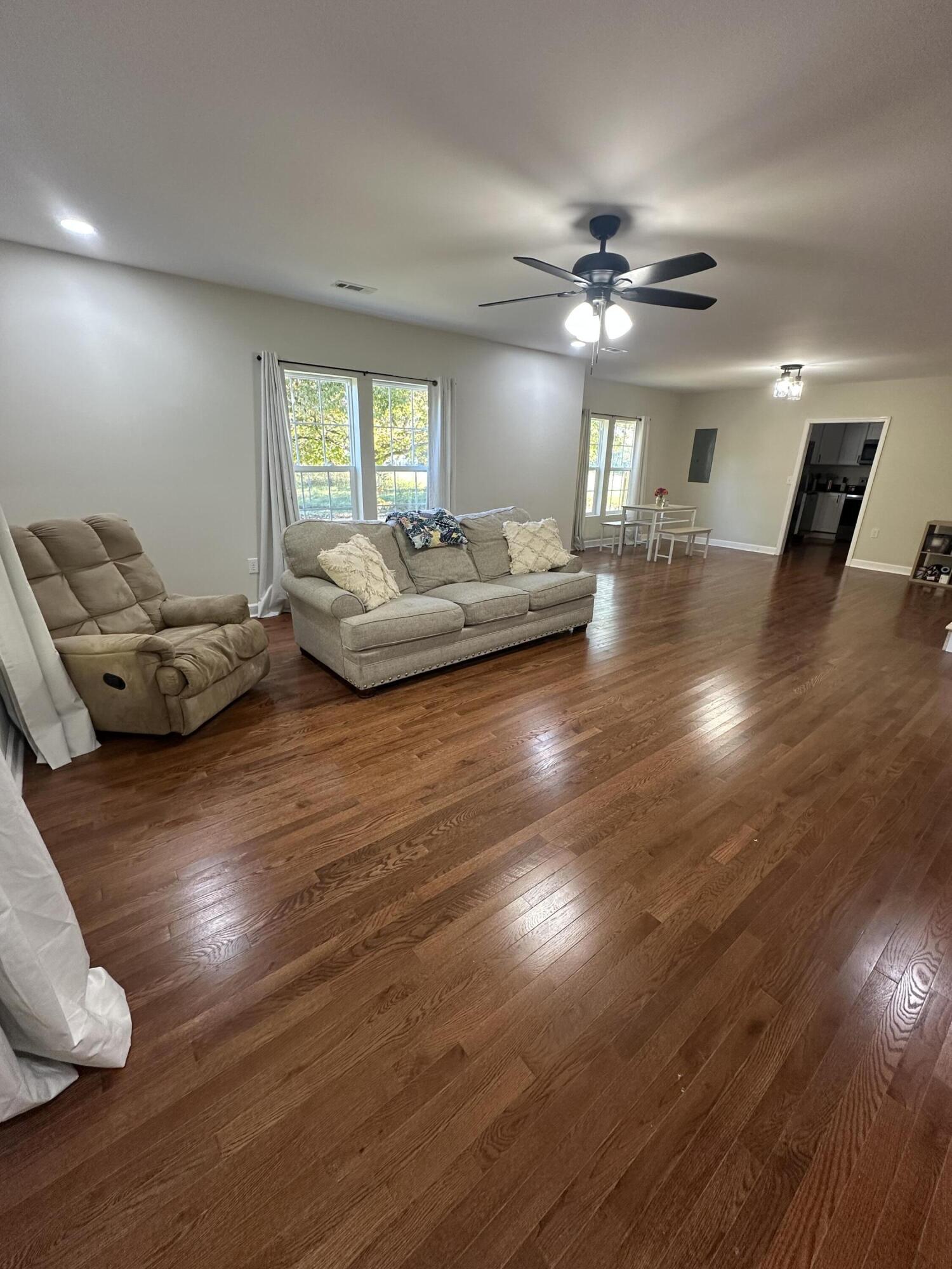 2544 W Valley Road