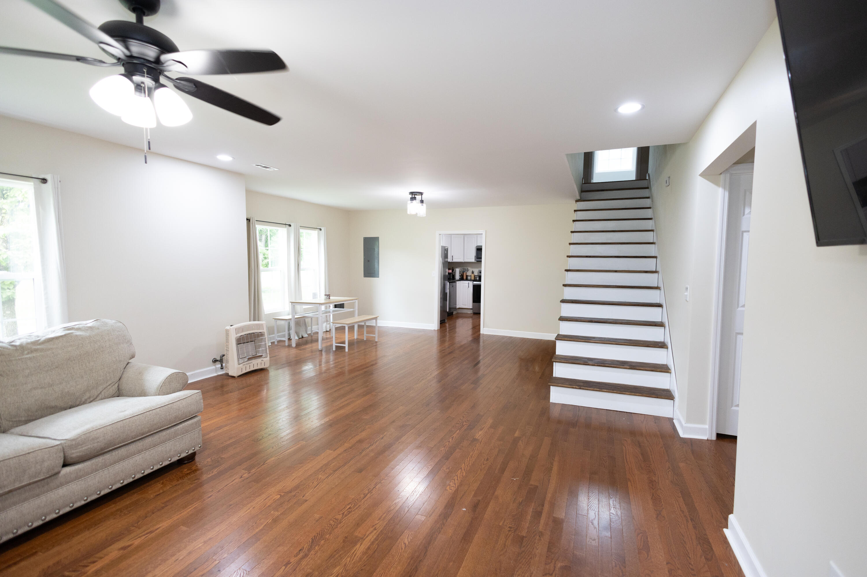2544 W Valley Road