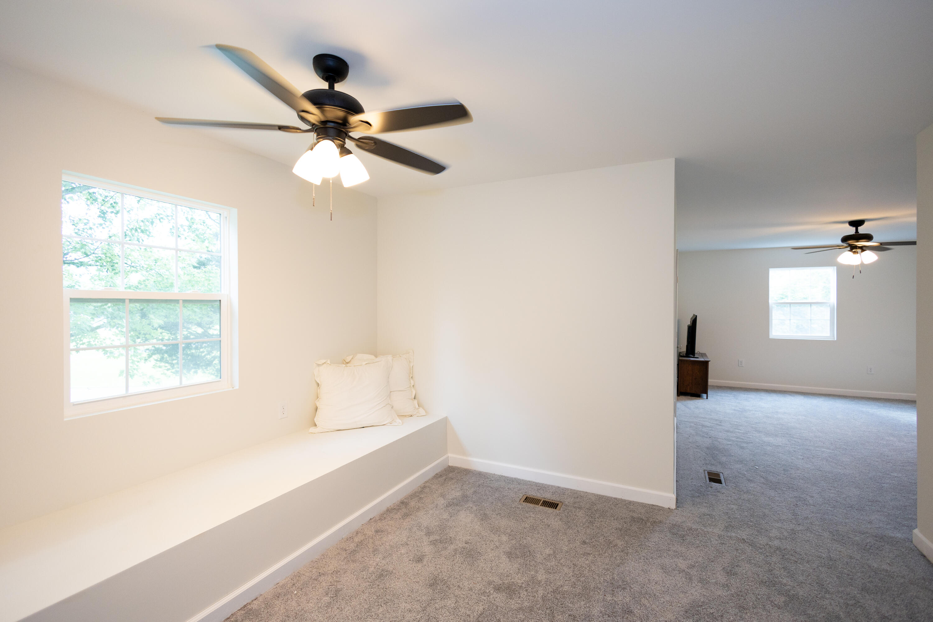 2544 W Valley Road