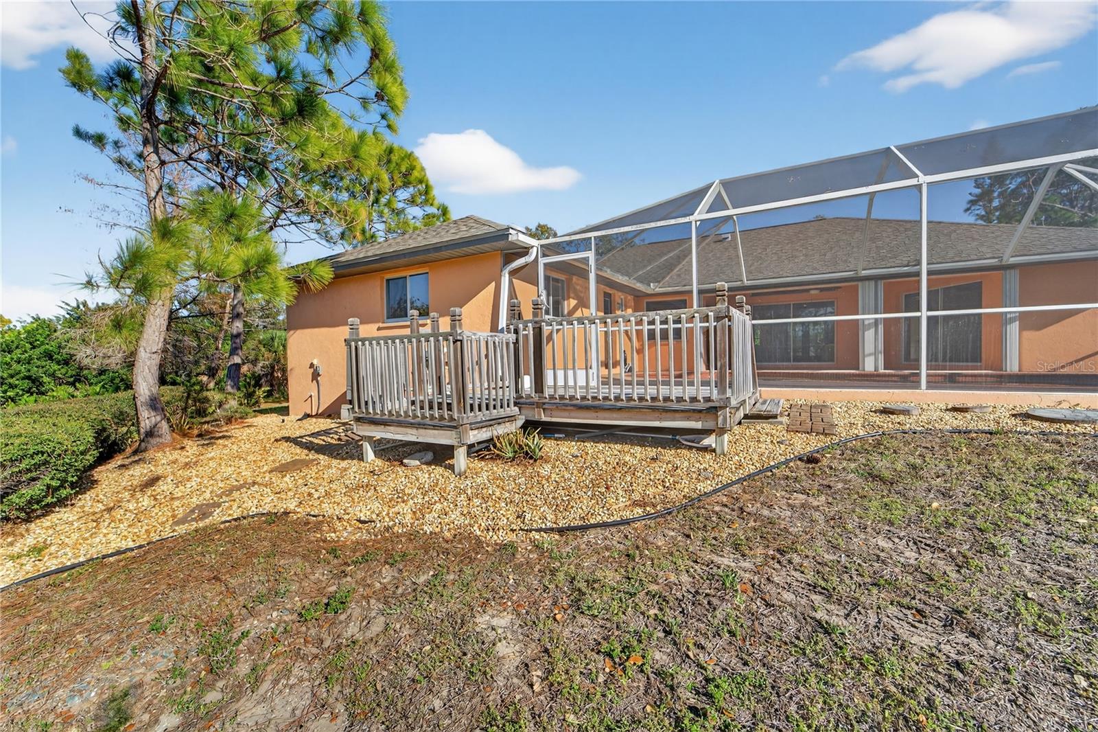 925 GULL RD
