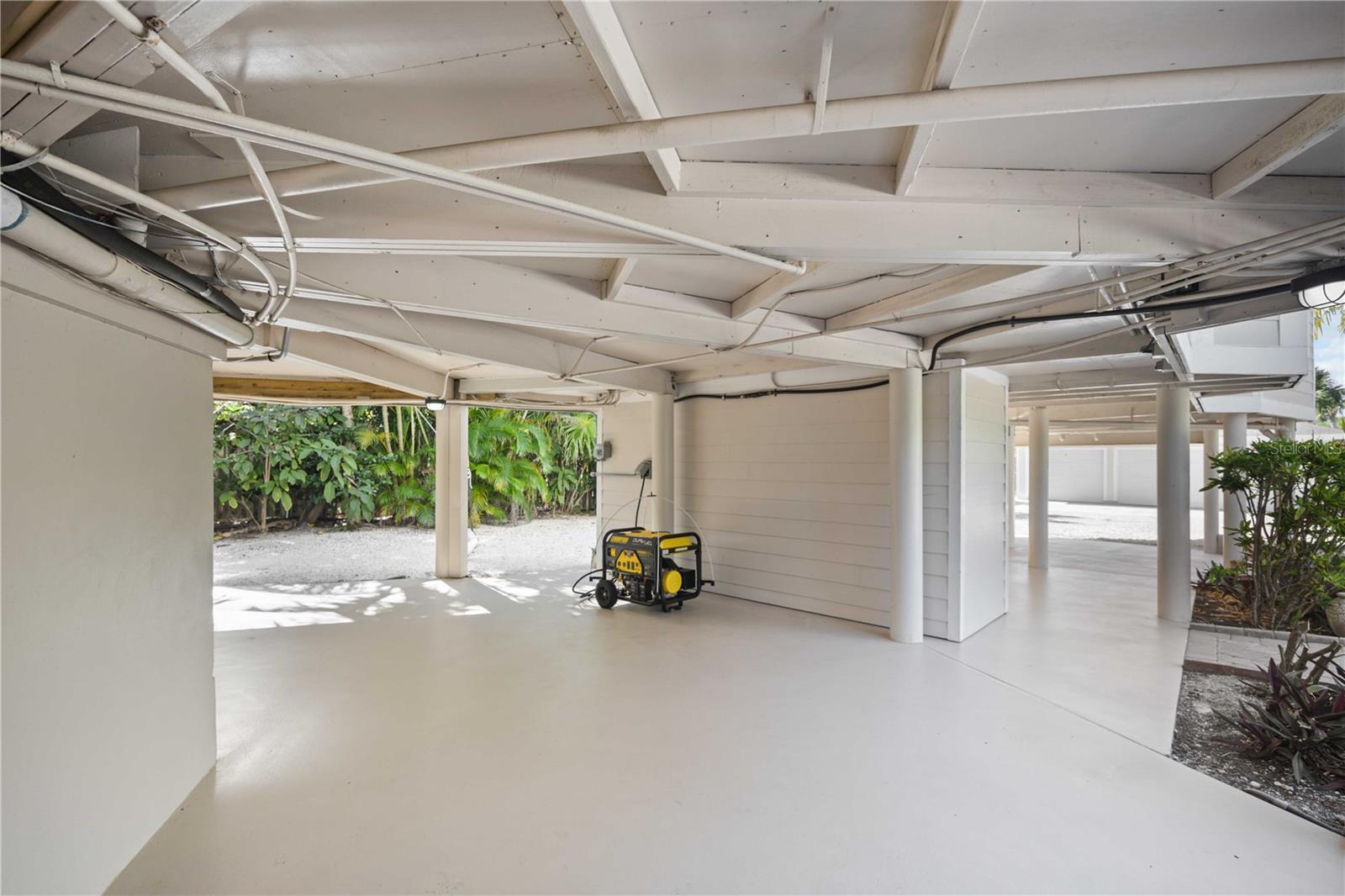 7805 MANASOTA KEY RD