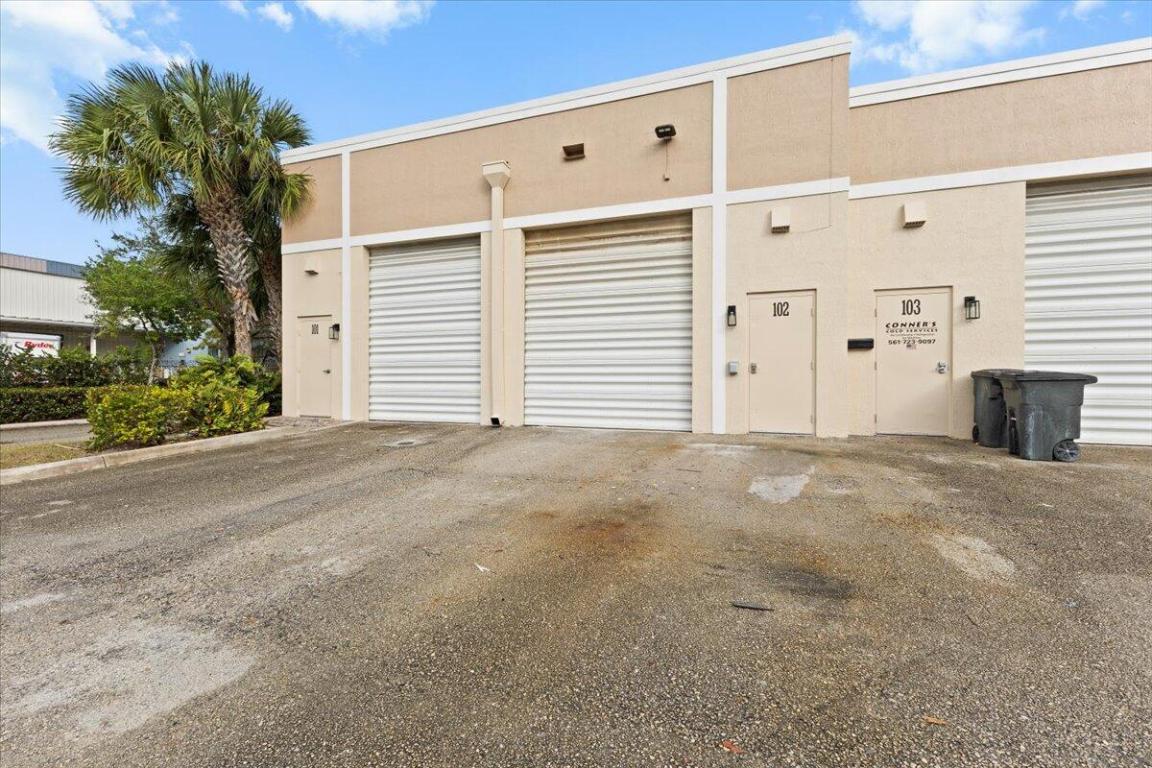 9020 Bellhurst Way 102