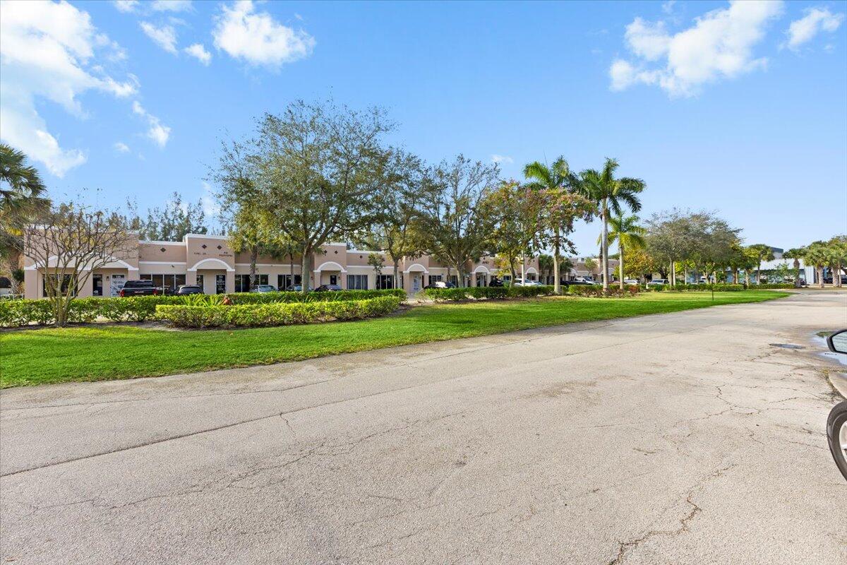 9020 Bellhurst Way 102