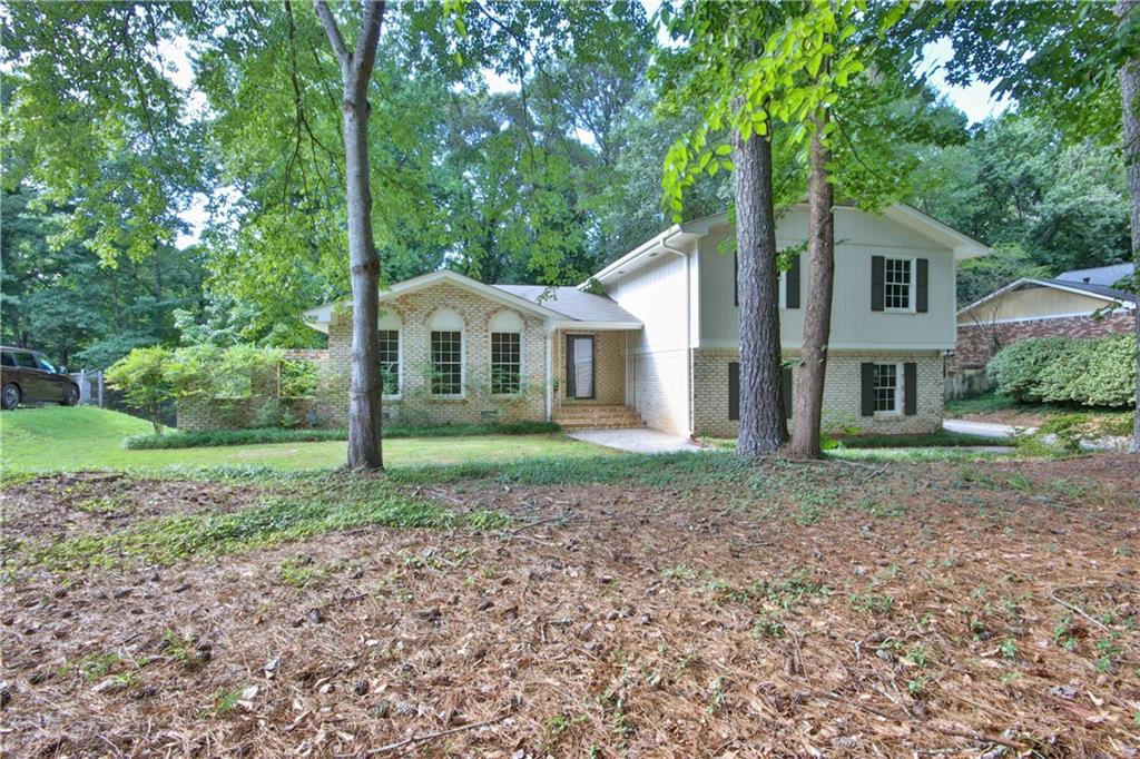 2669 KENSINGTON Drive
